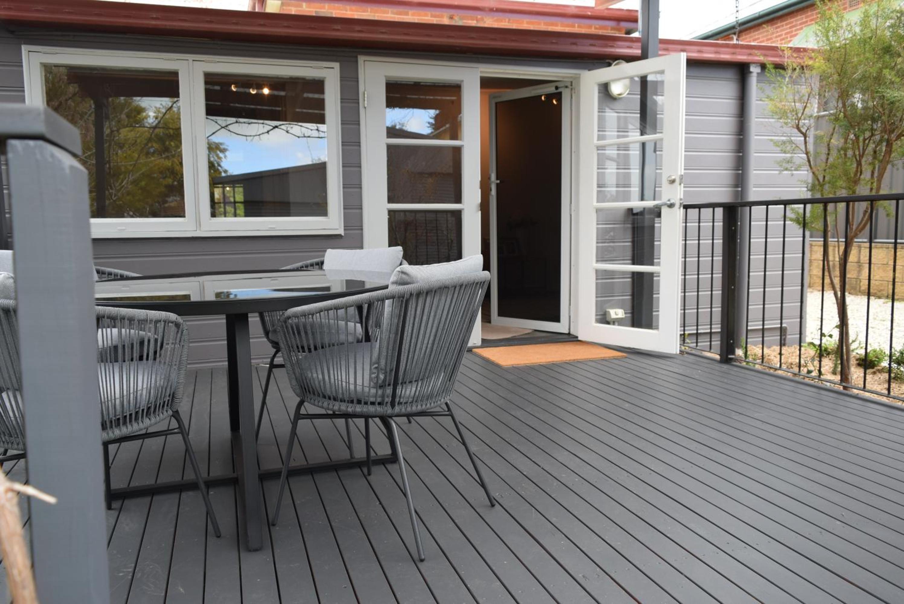 Fitzroy House - Federation charm near town centre