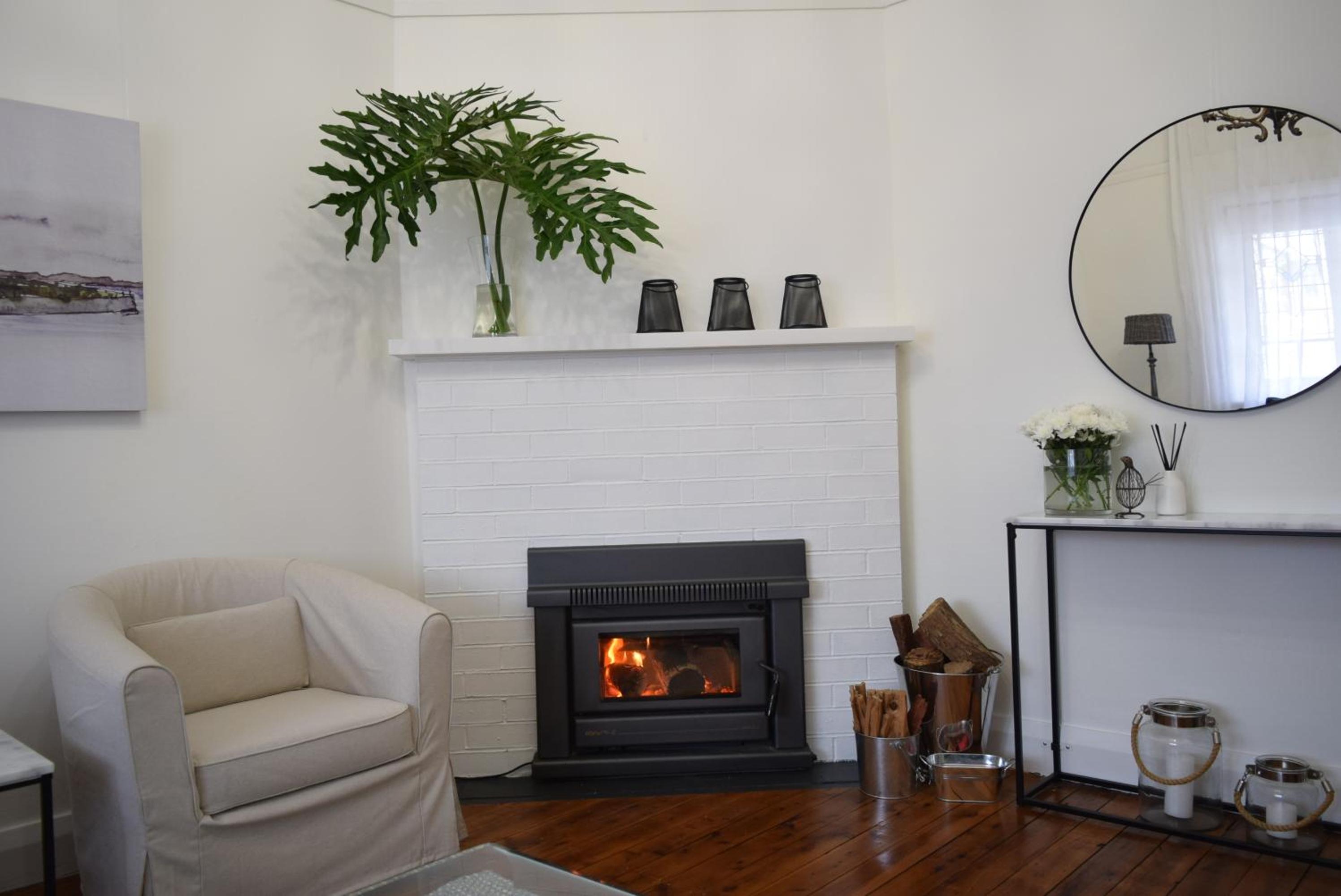 Fitzroy House - Federation charm near town centre