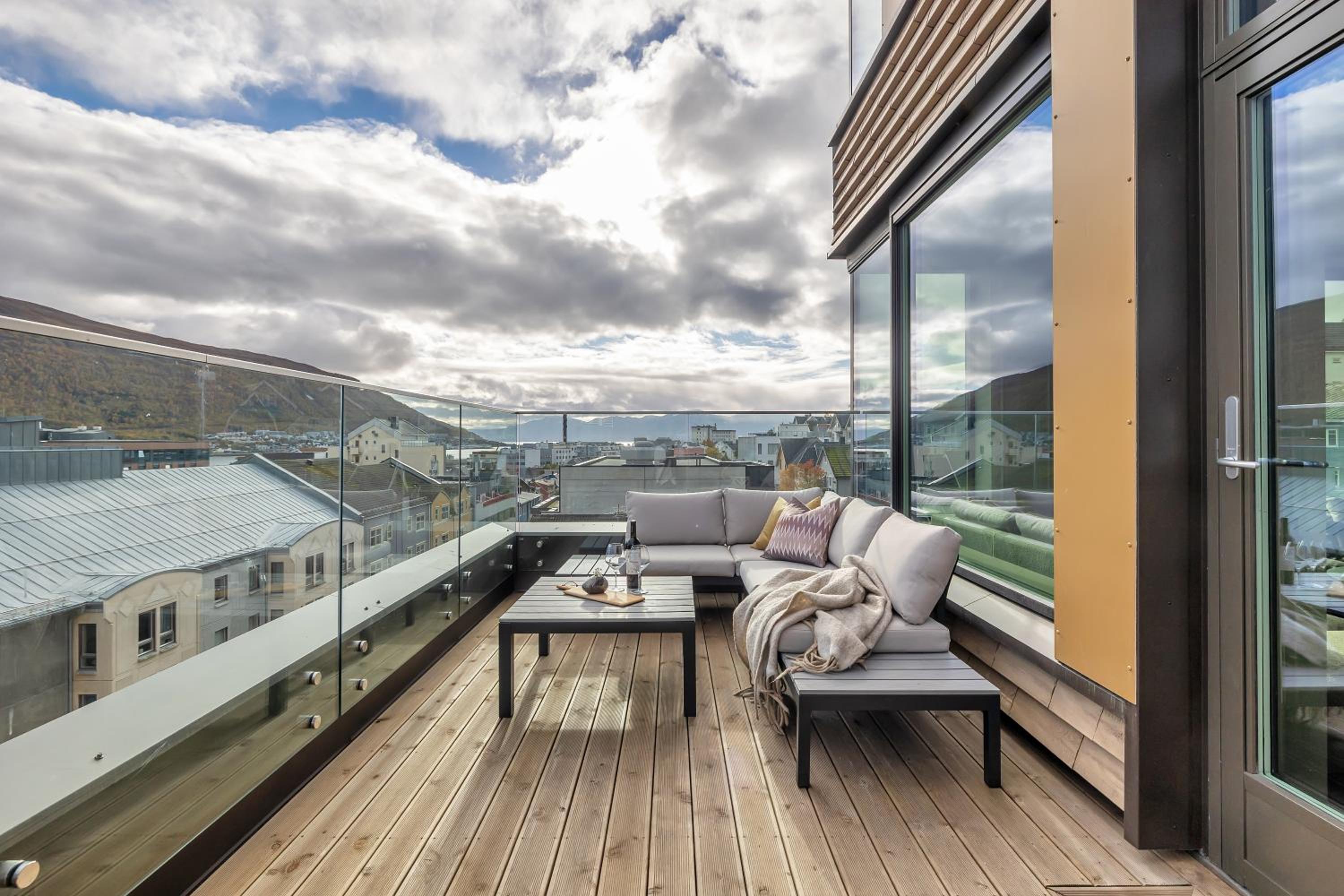 Luxury Downtown Apartment with Private Jacuzzi view 5