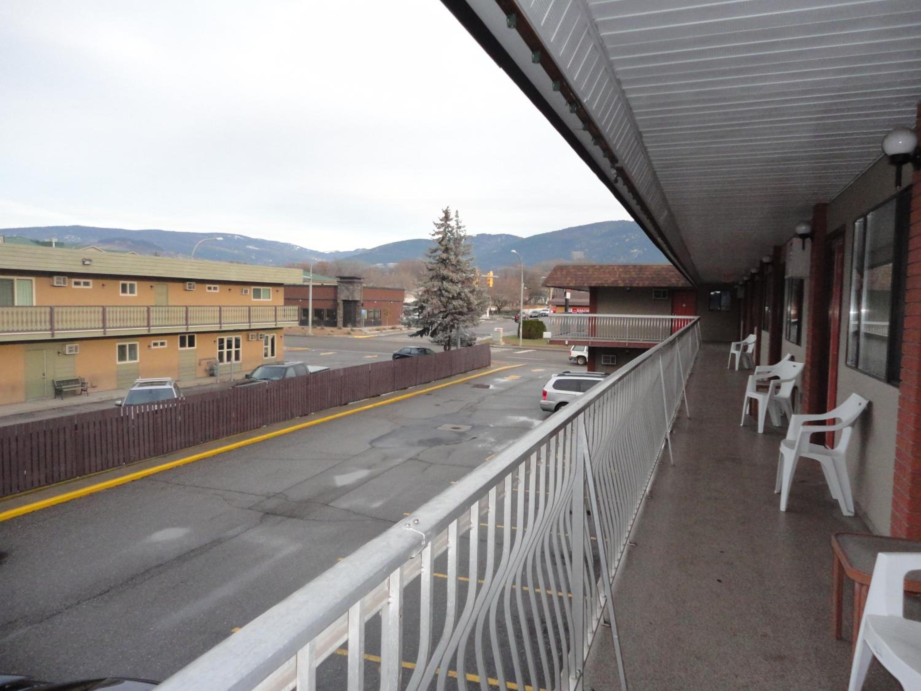 Canadas Best Value Inn & Suites-Vernon