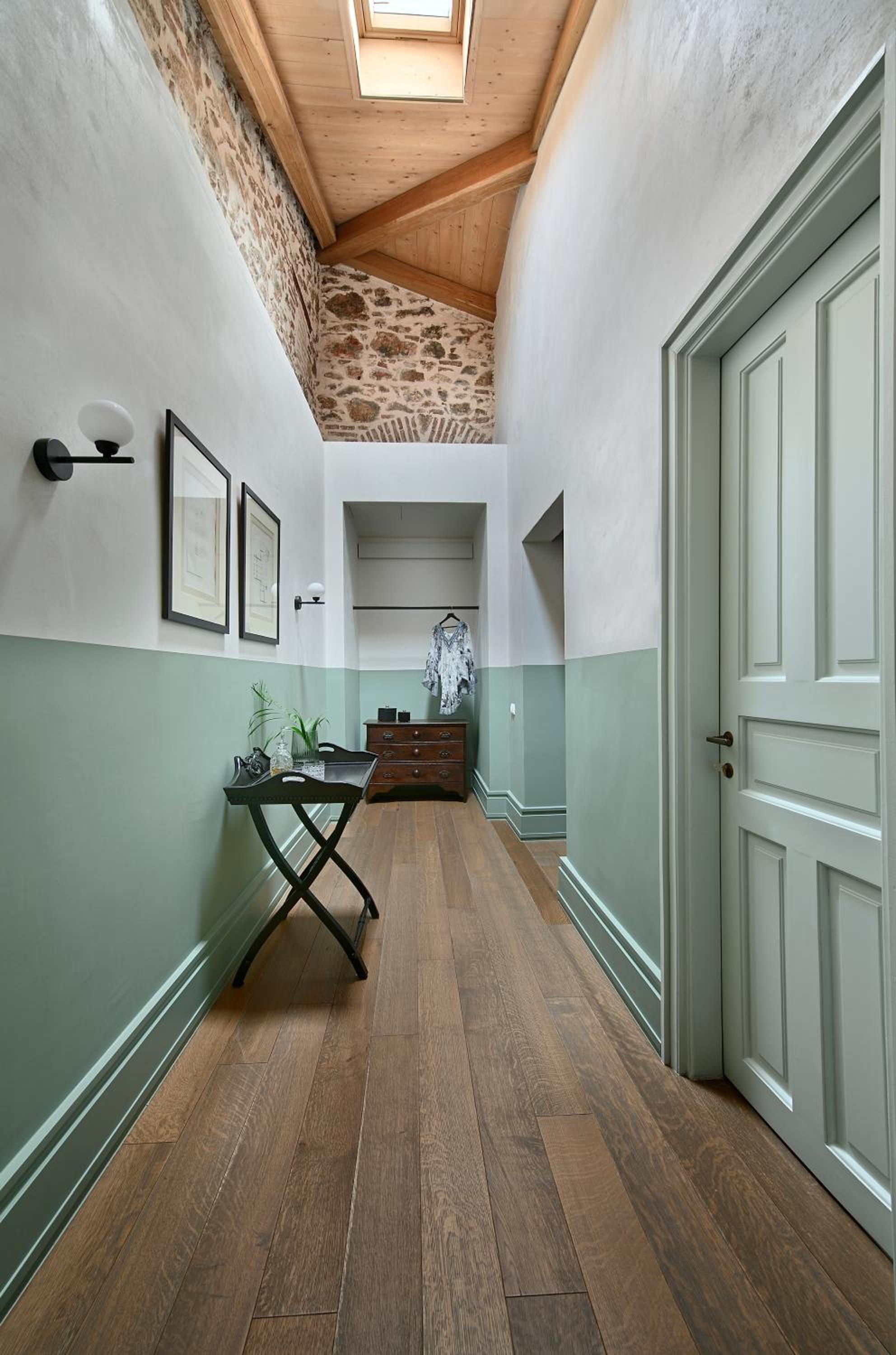 ATHINAIDOS QUARTERS by K&K