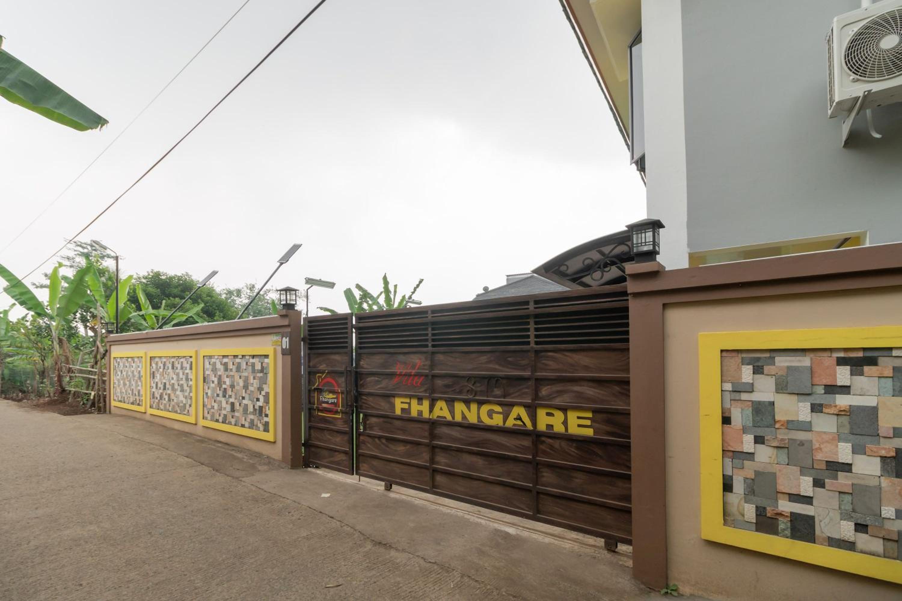 RedDoorz Plus near Jungeland Sentul