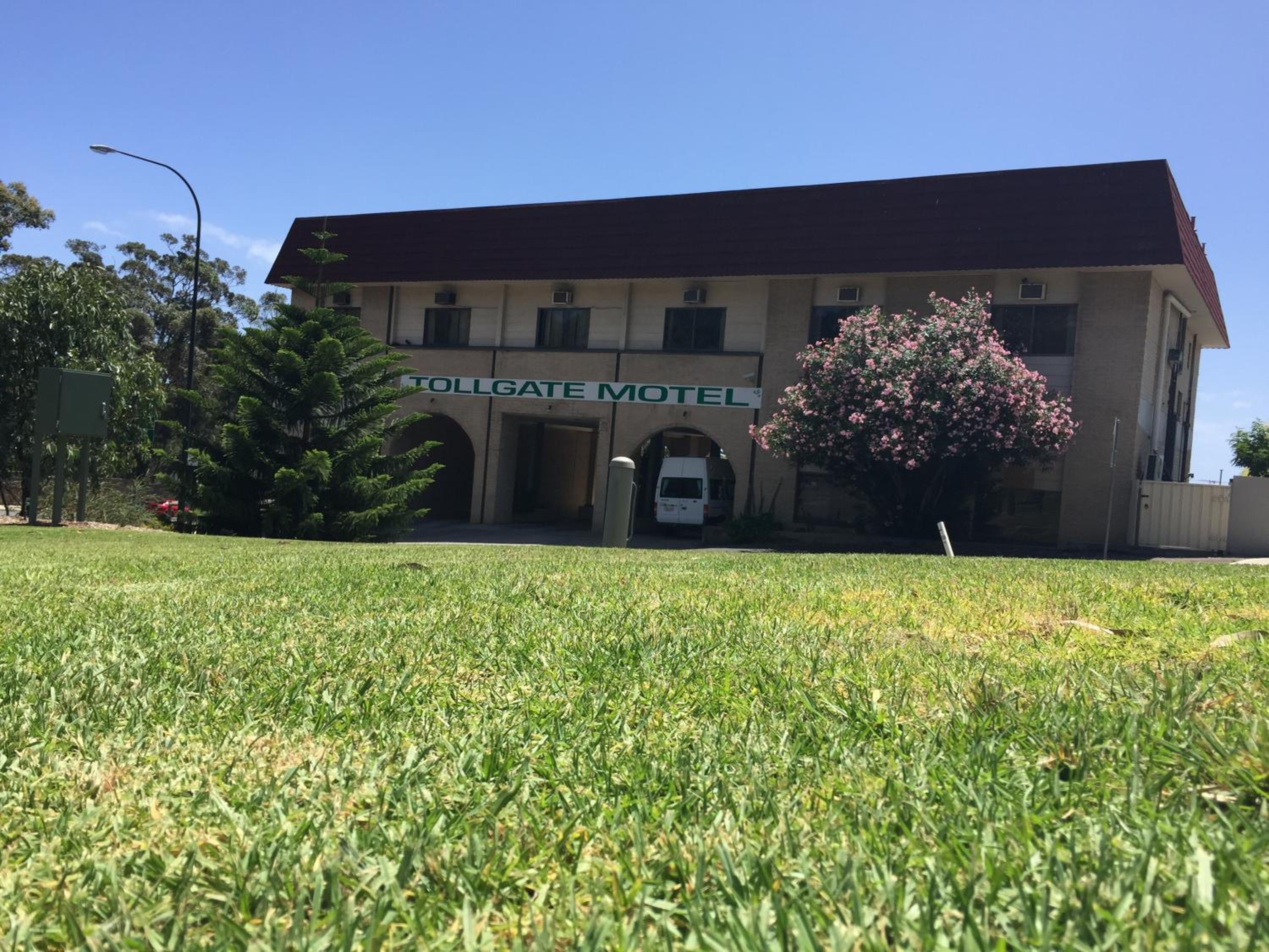 Hotel Tollgate Motel - Image 1