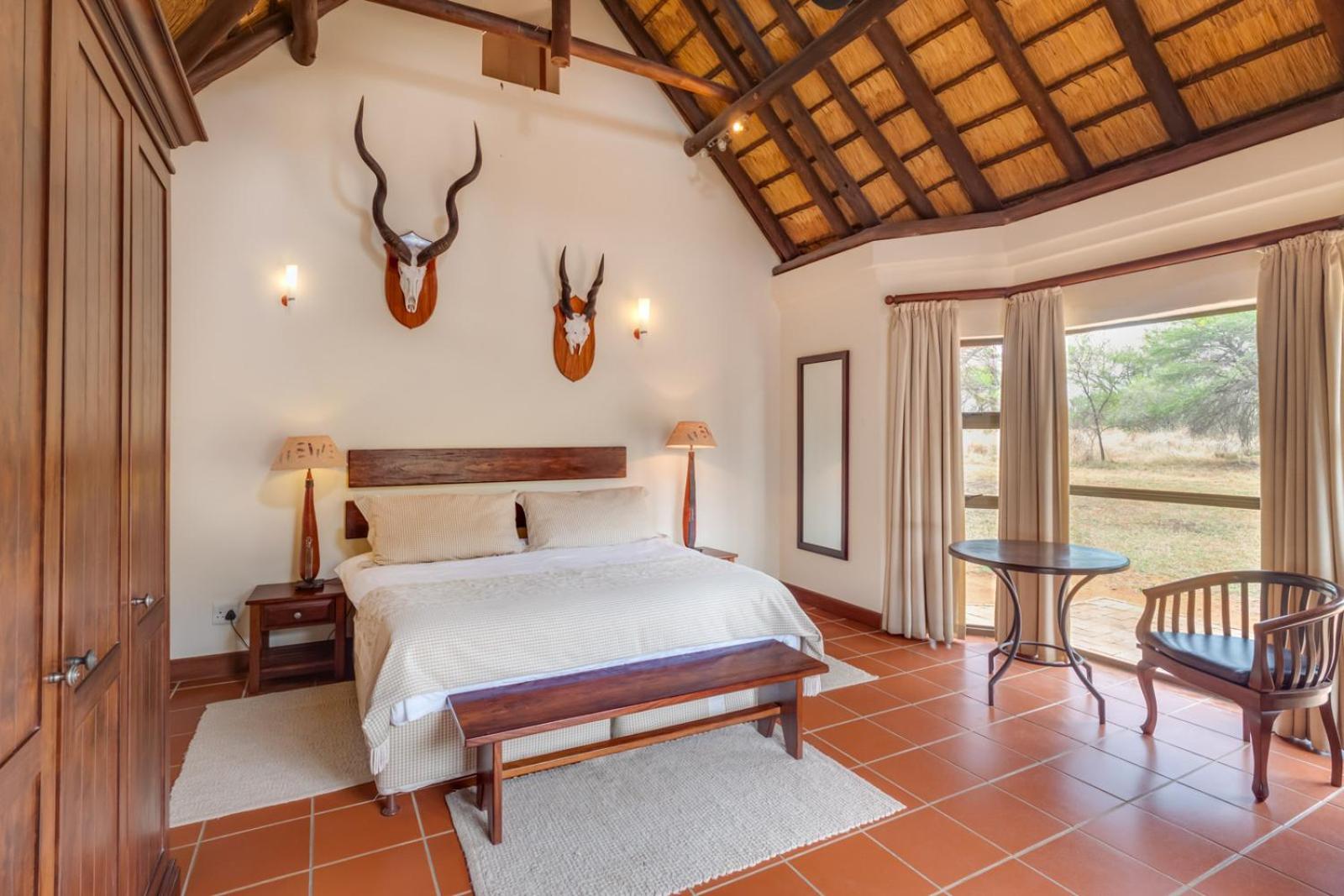 Luxurious 4 Bedroom Villa with 2 Bedroom cottage 1 view 2