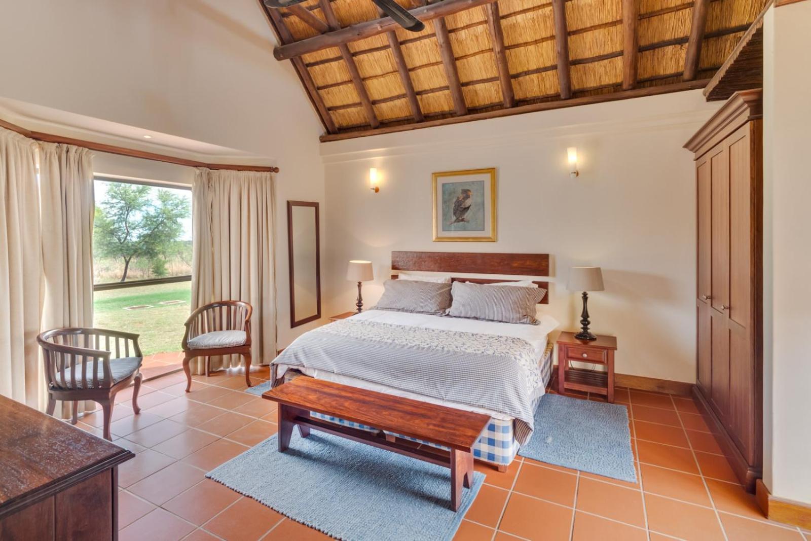 Luxurious 4 Bedroom Villa with 2 Bedroom cottage 1 view 5
