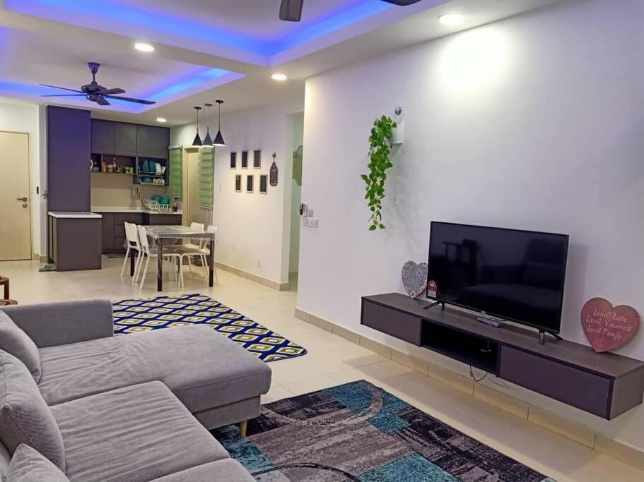 Debayu Homestay with Free Parking at Setia Alam photo 1