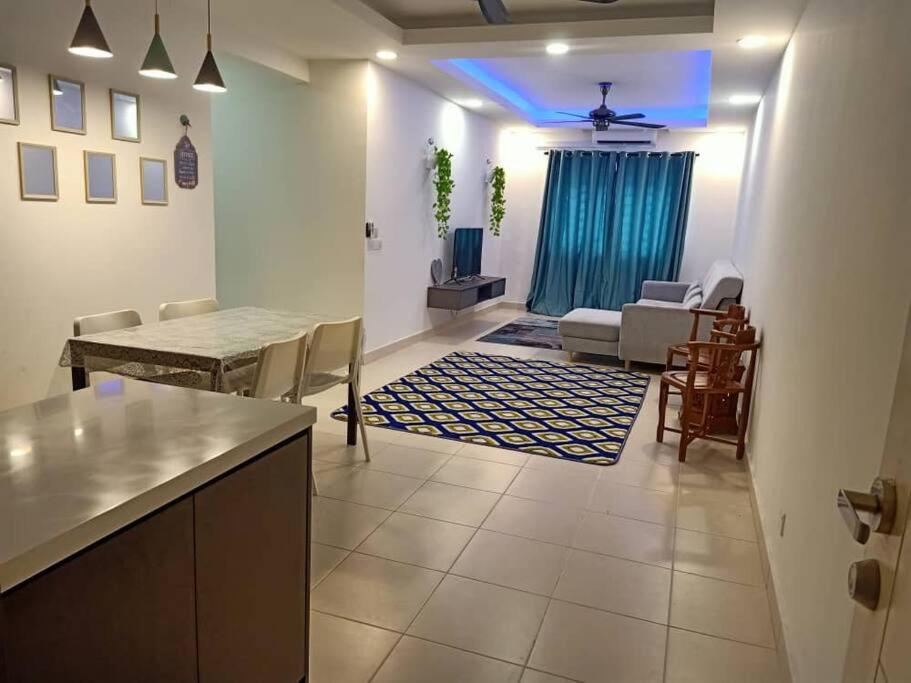 Debayu Homestay with Free Parking at Setia Alam photo 2