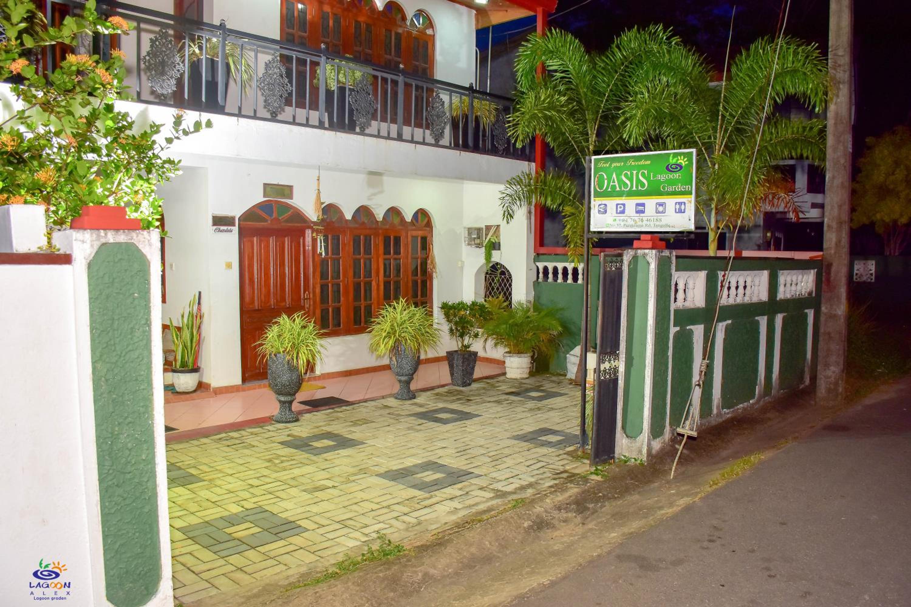 Hotel Oasis Lagoon Garden - Image 1