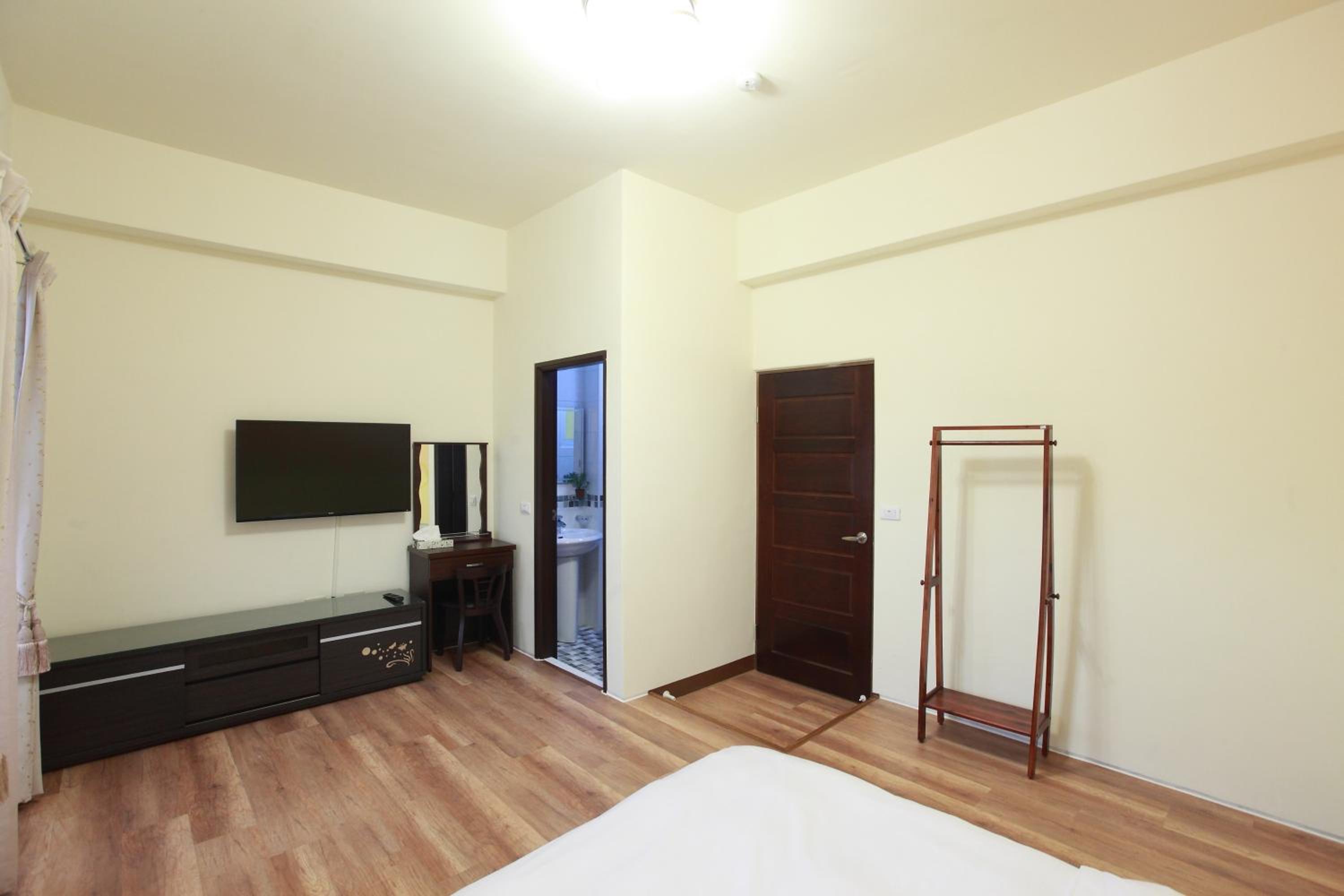 Dali Moonlight B&B