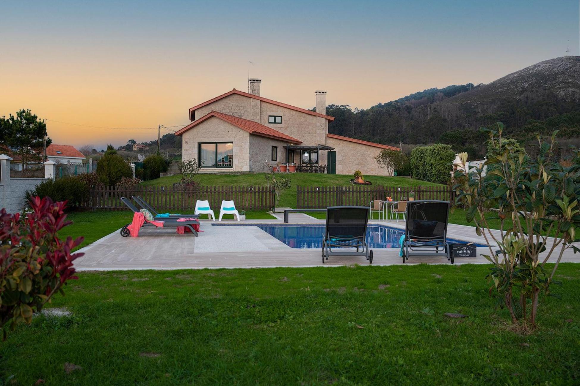 Luxury Singular Villa Carolina