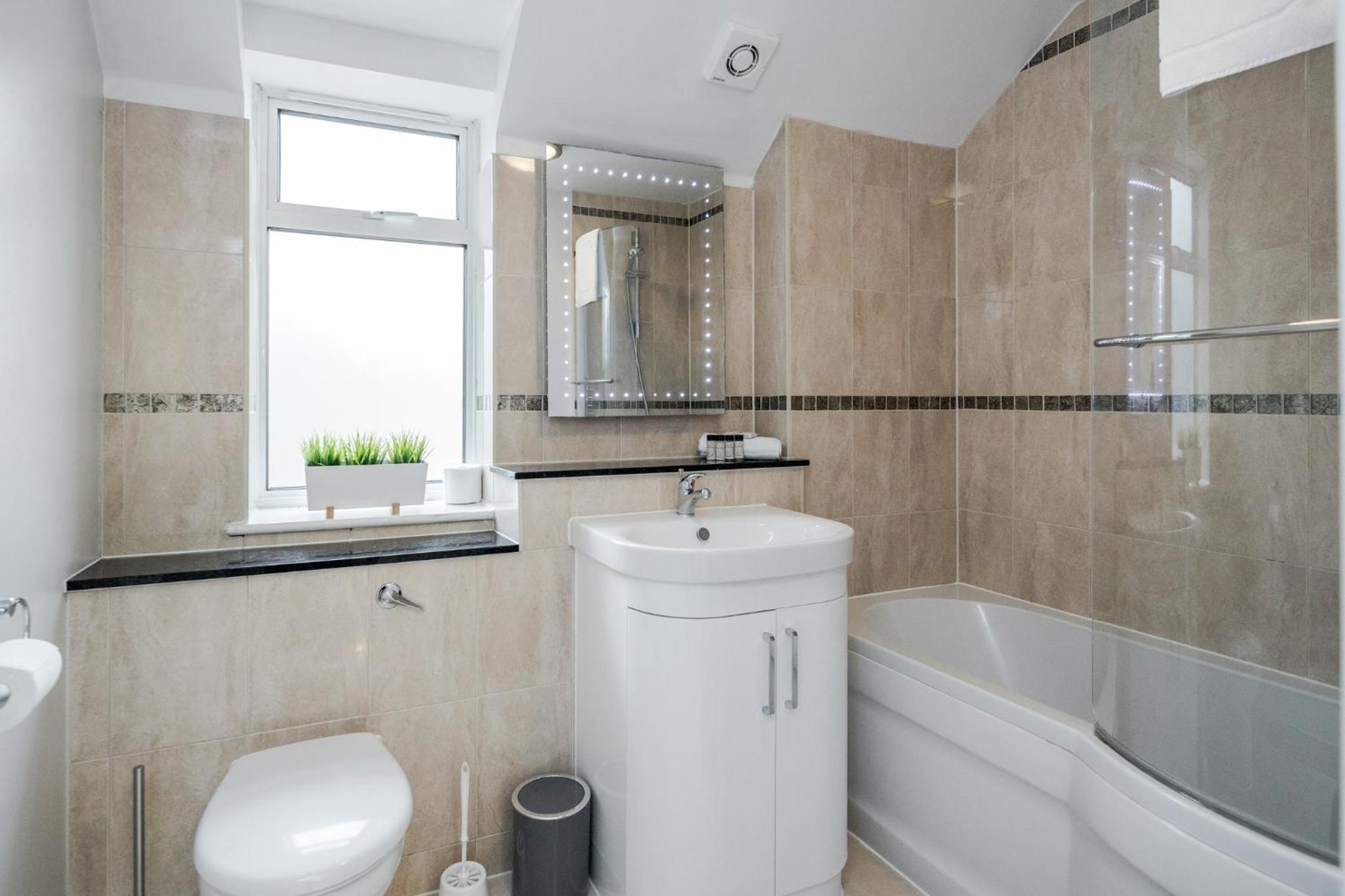 Roomspace Serviced Apartments - Lomond Court