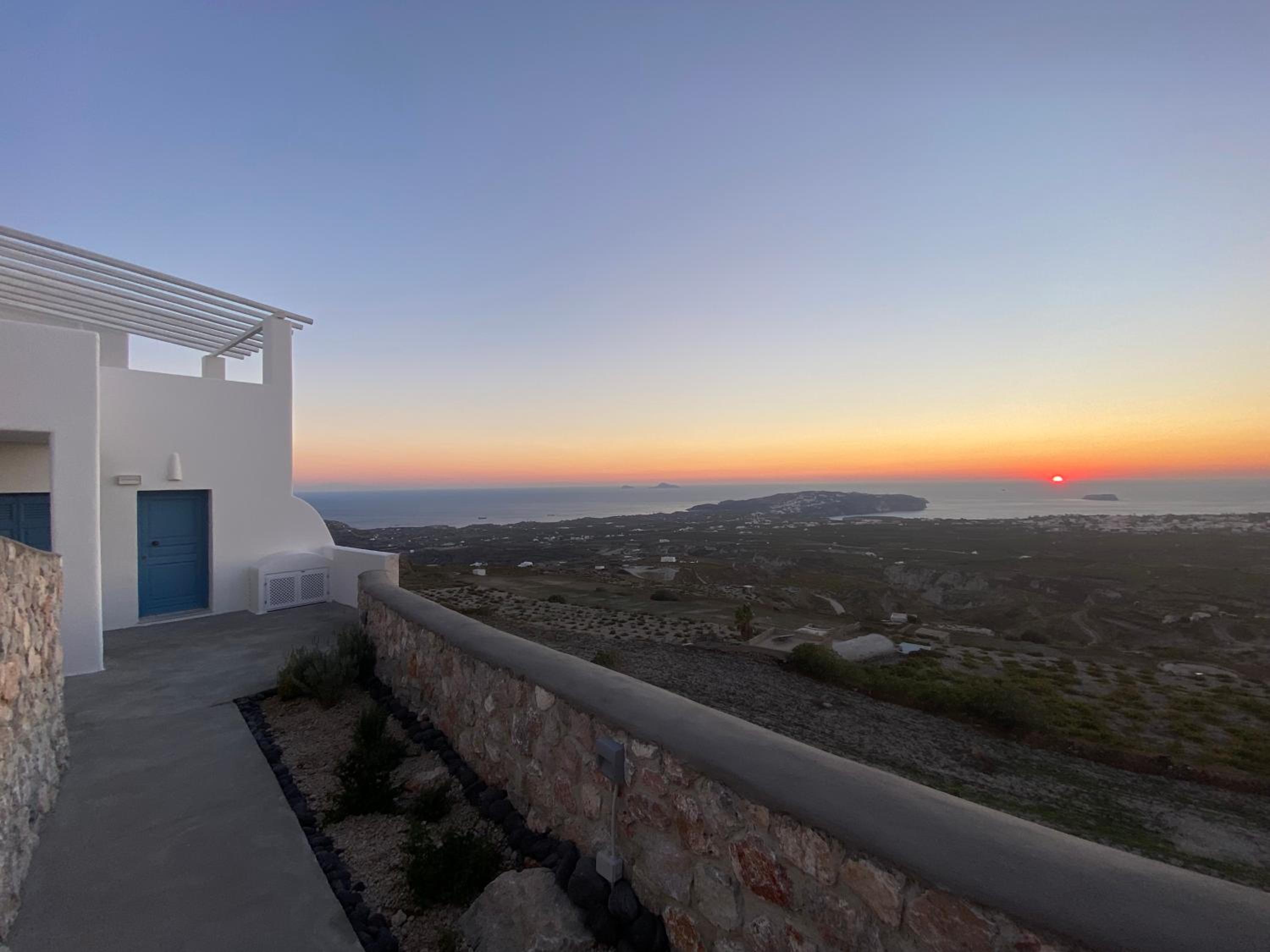 ENA suites Santorini