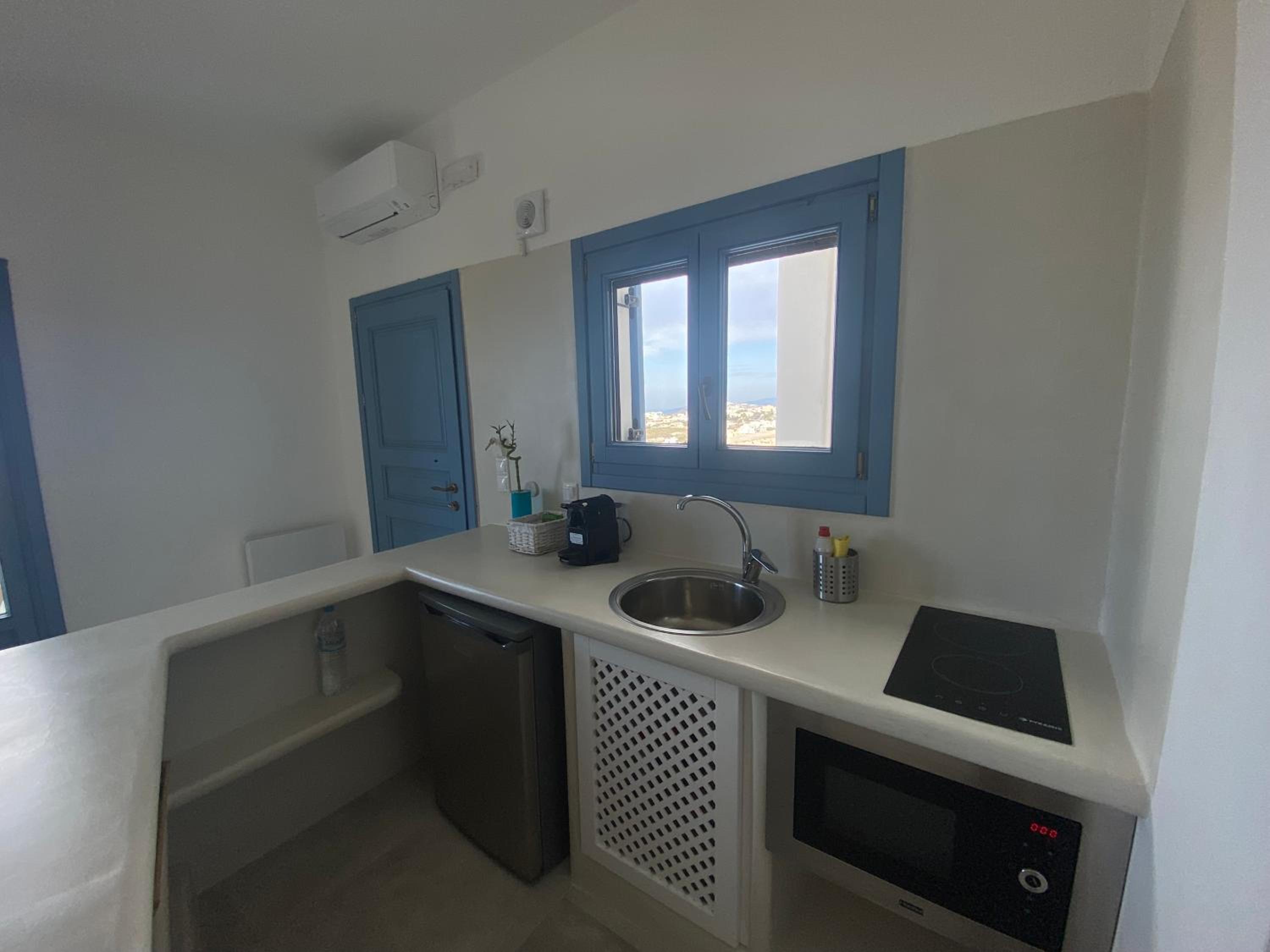 ENA suites Santorini