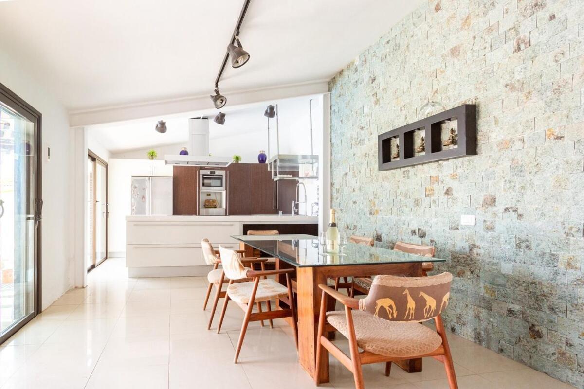 La Quinta Heights -6 bed villa-private pool
