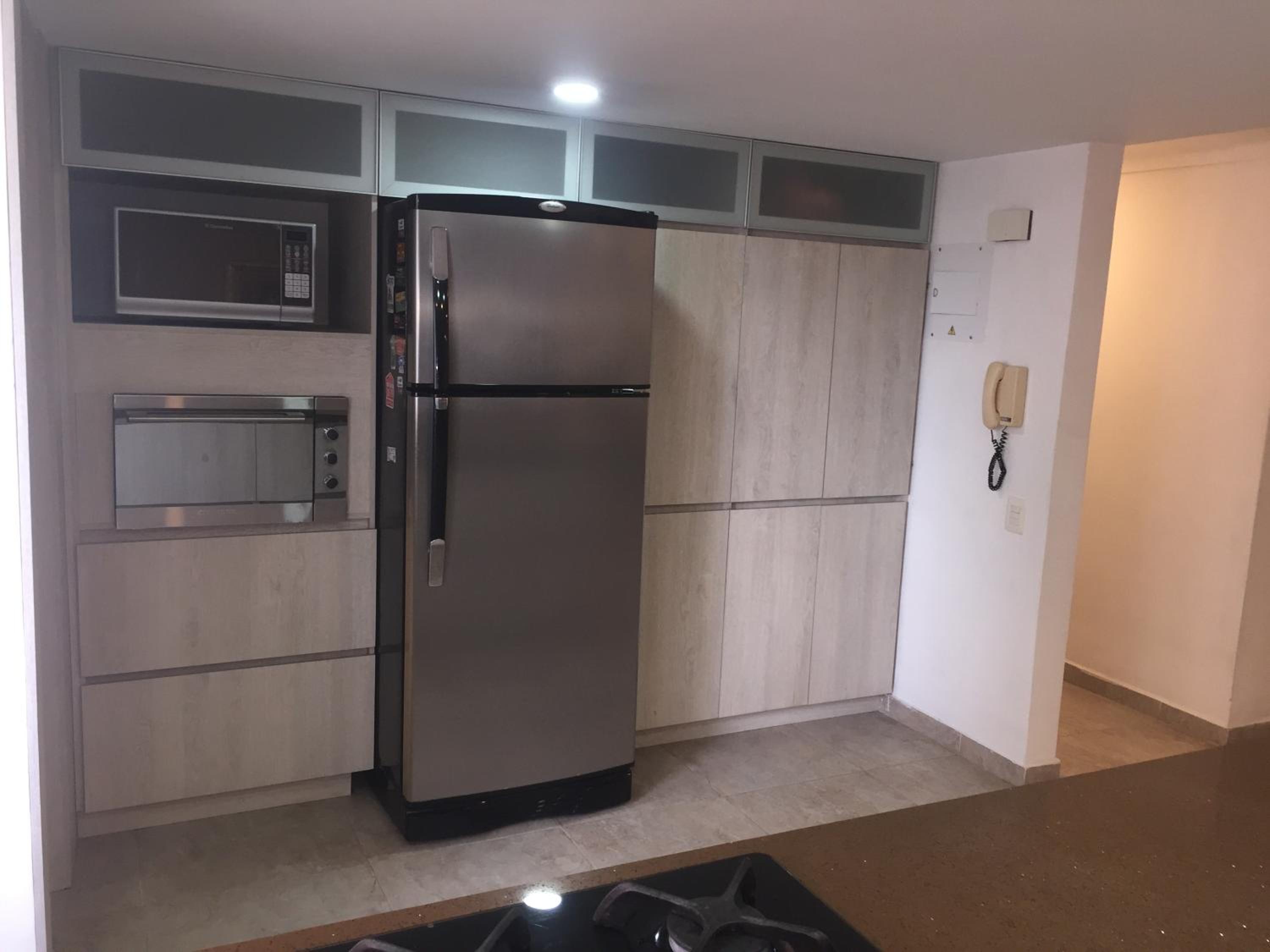 Apartamento cómodo , grande en Poblado Medellín