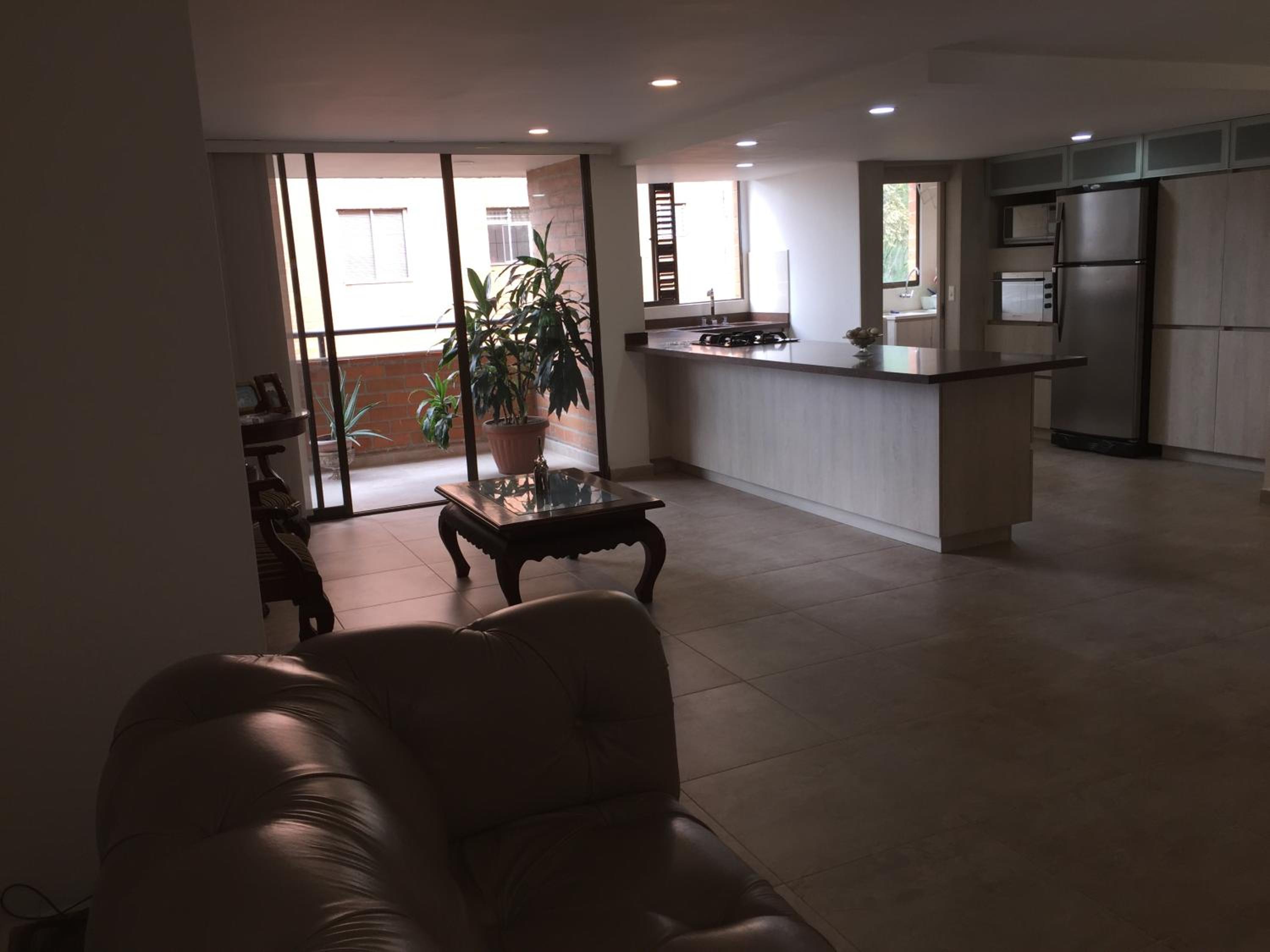 Apartamento cómodo , grande en Poblado Medellín