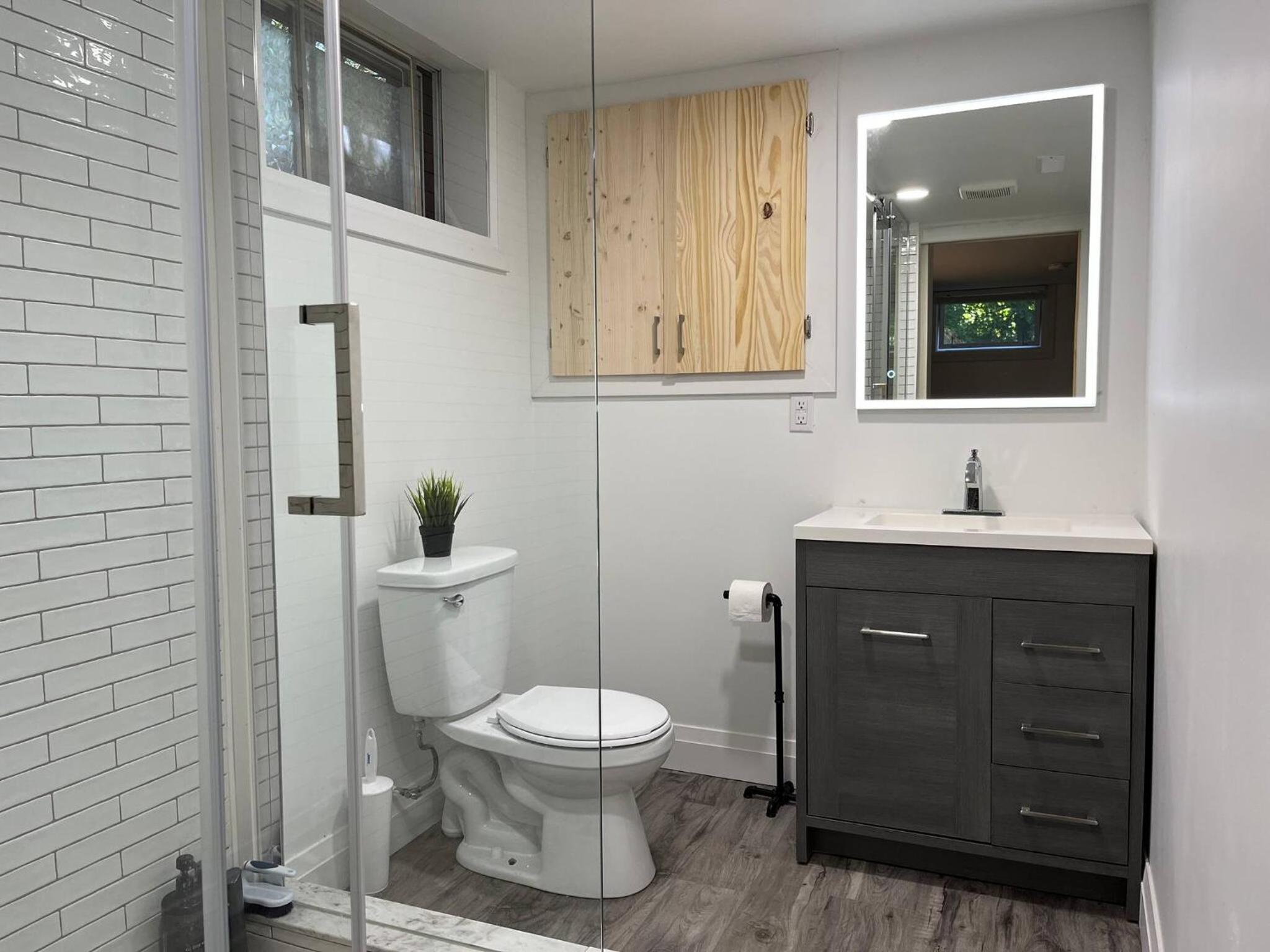 Cambridge Vacations - Adorable 1 Bedroom Suite With Kitchen Fireplace - Property Image 12