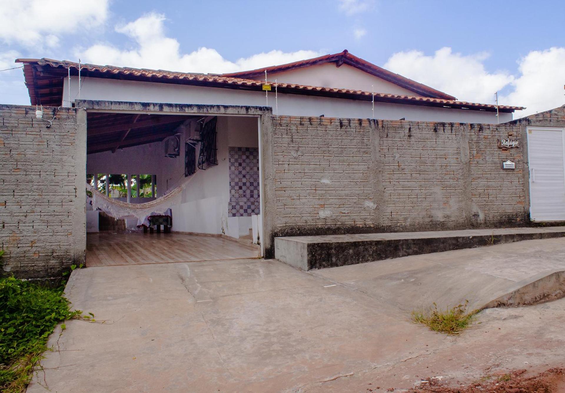 Linda Casa c Wi-Fi a 900m da Praia de Itatinga MA