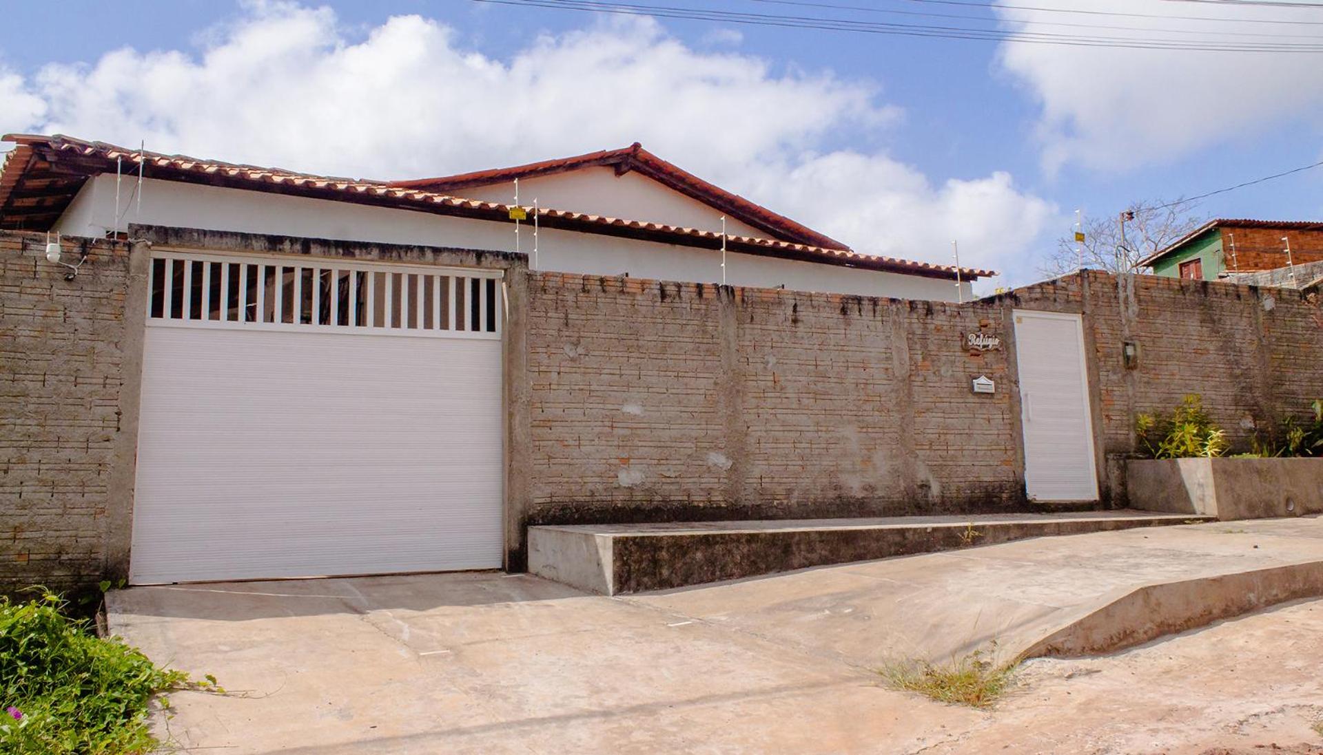 Linda Casa c Wi-Fi a 900m da Praia de Itatinga MA