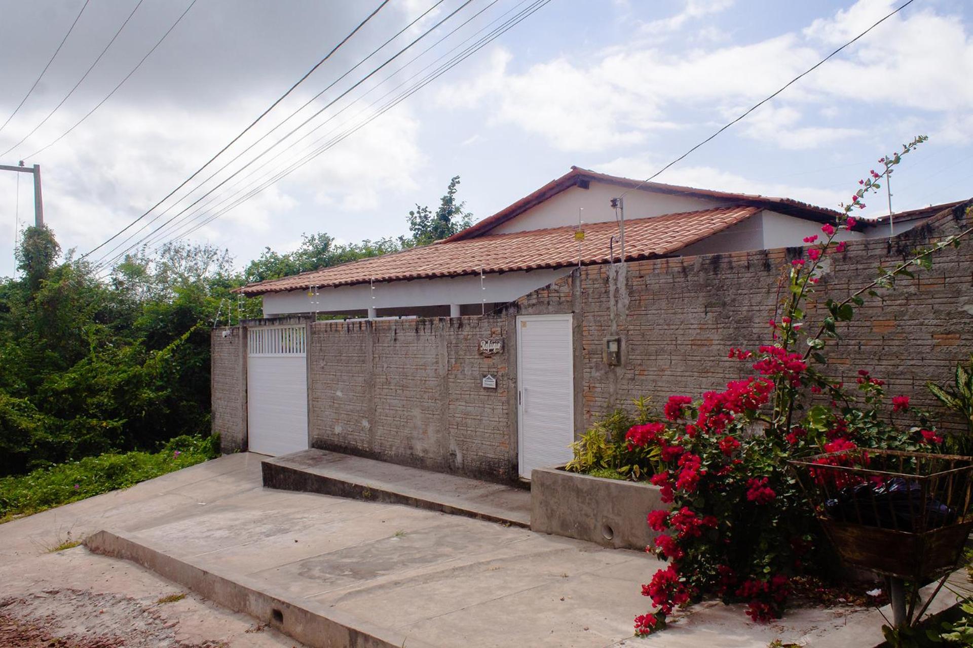Linda Casa c Wi-Fi a 900m da Praia de Itatinga MA