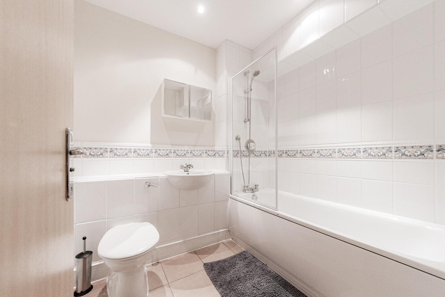 Roomspace Serviced Apartments - Cascades Court photo 2