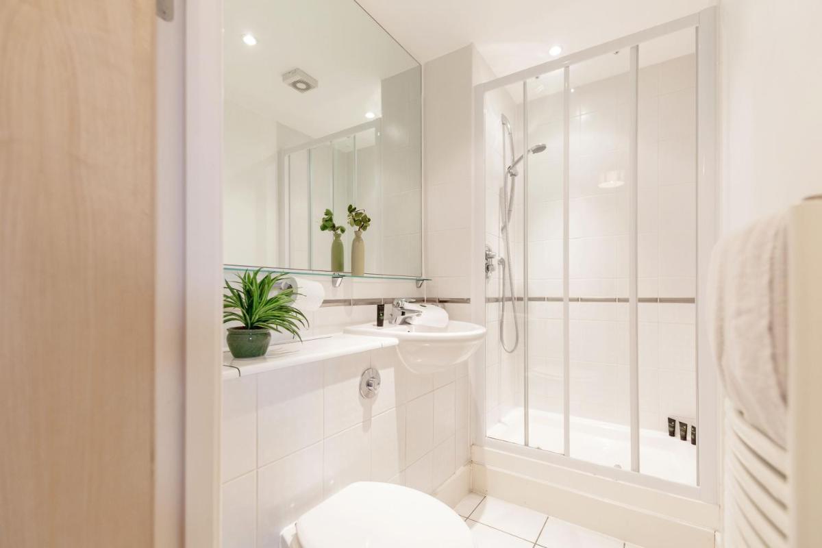 Roomspace Serviced Apartments - Central Walk
