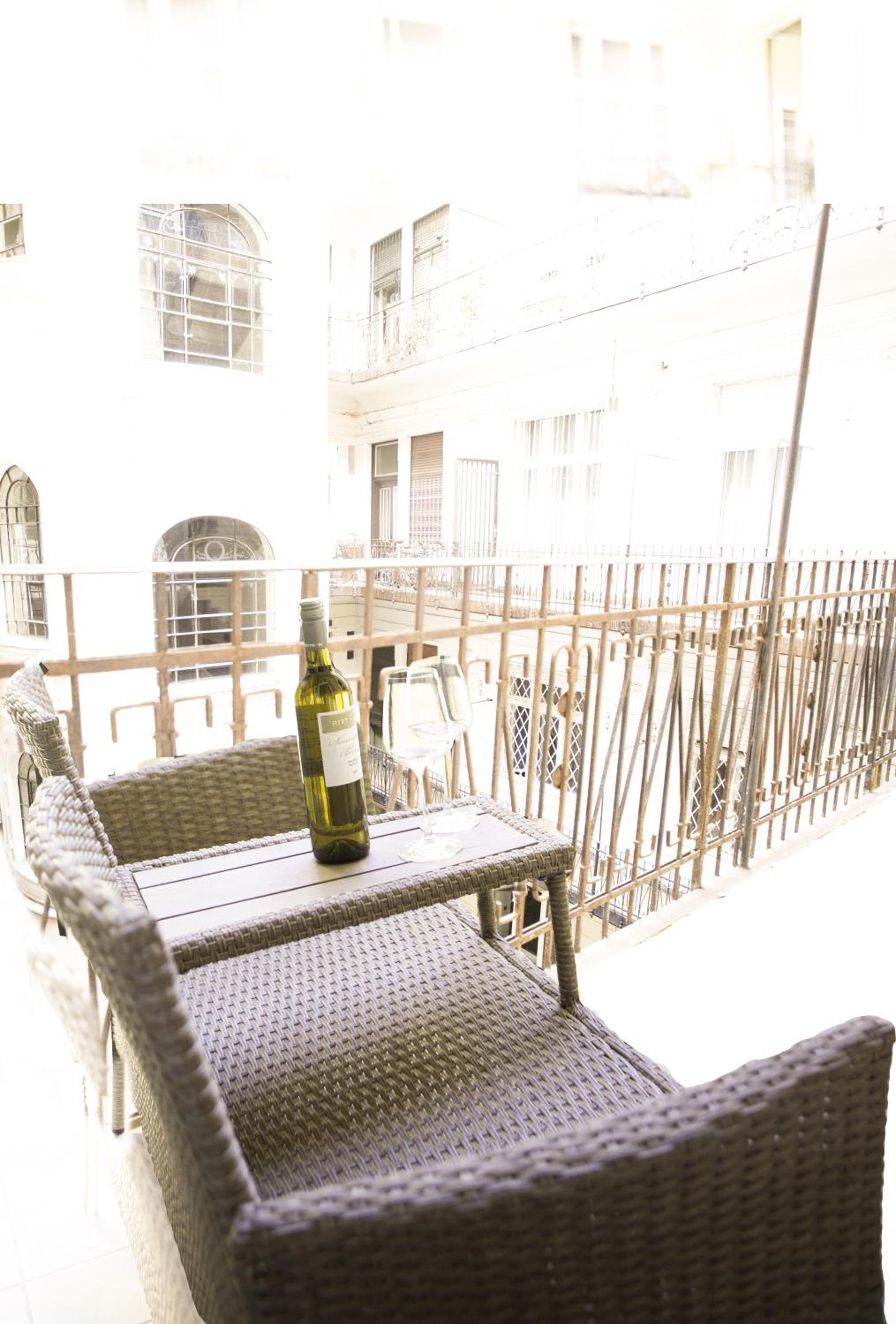 Basilica -Quiet, Privat, Balcony, the best area
