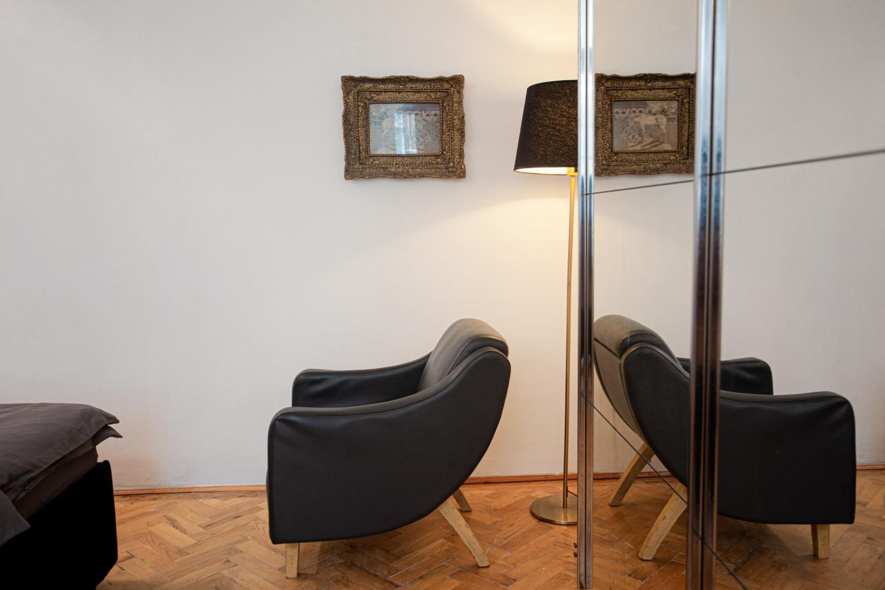 Basilica -Quiet, Privat, Balcony, the best area