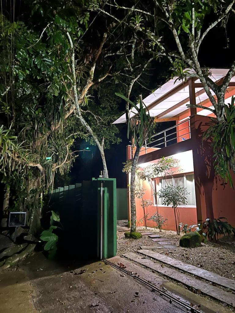 Itamambuca casas,suítes