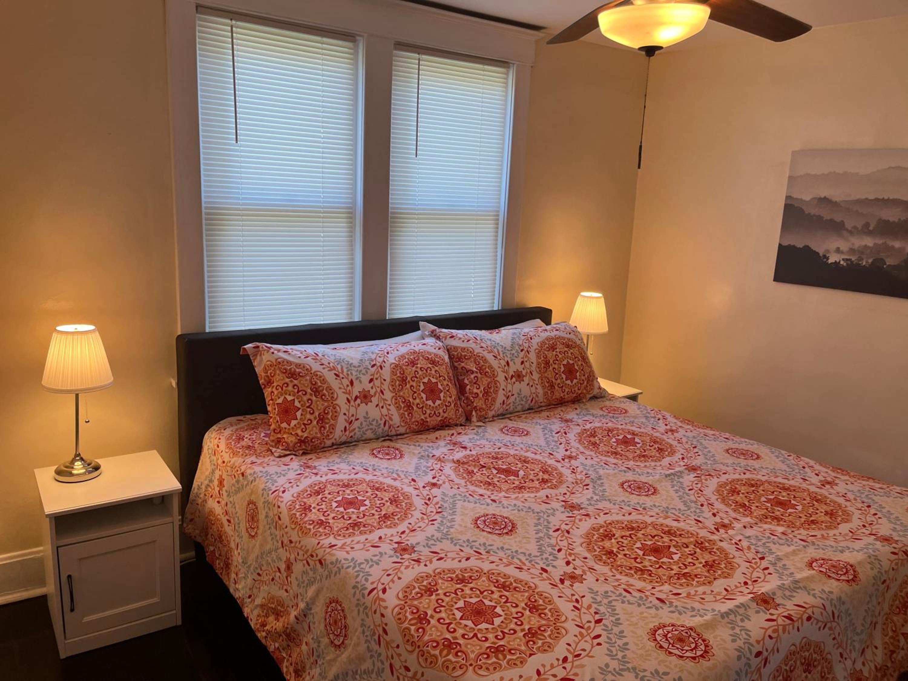 Ridgeway 2 Bedroom House near Xavier Downtown