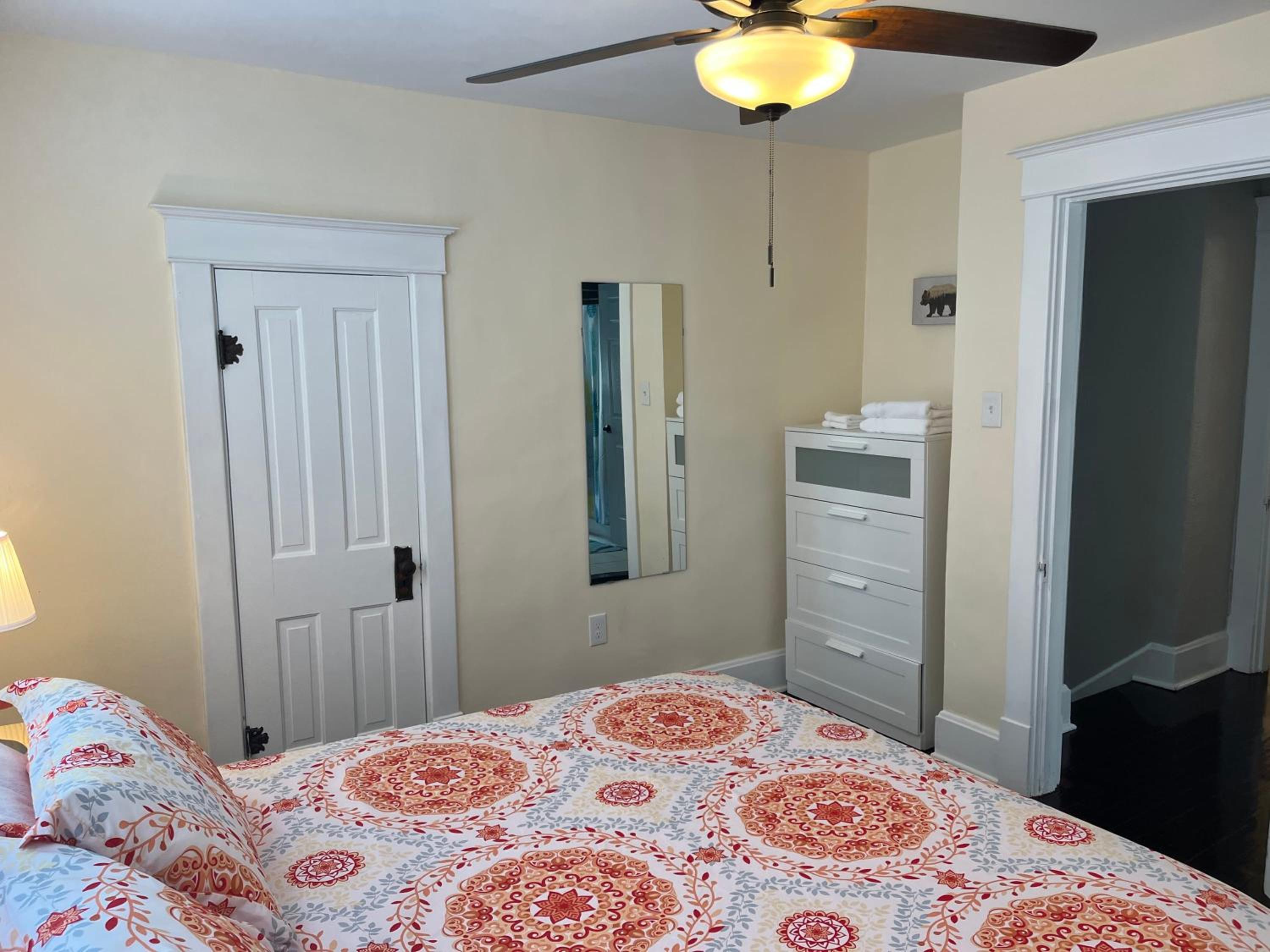 Ridgeway 2 Bedroom House near Xavier Downtown