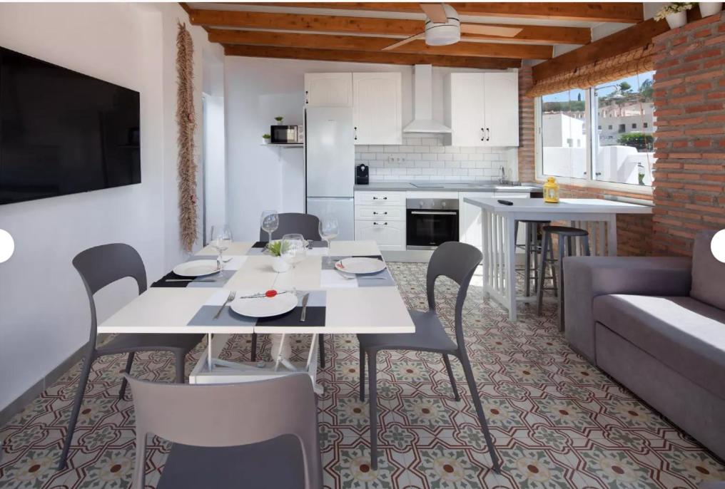 APARTAMENTOS LOLITALOLA HOLIDAYS