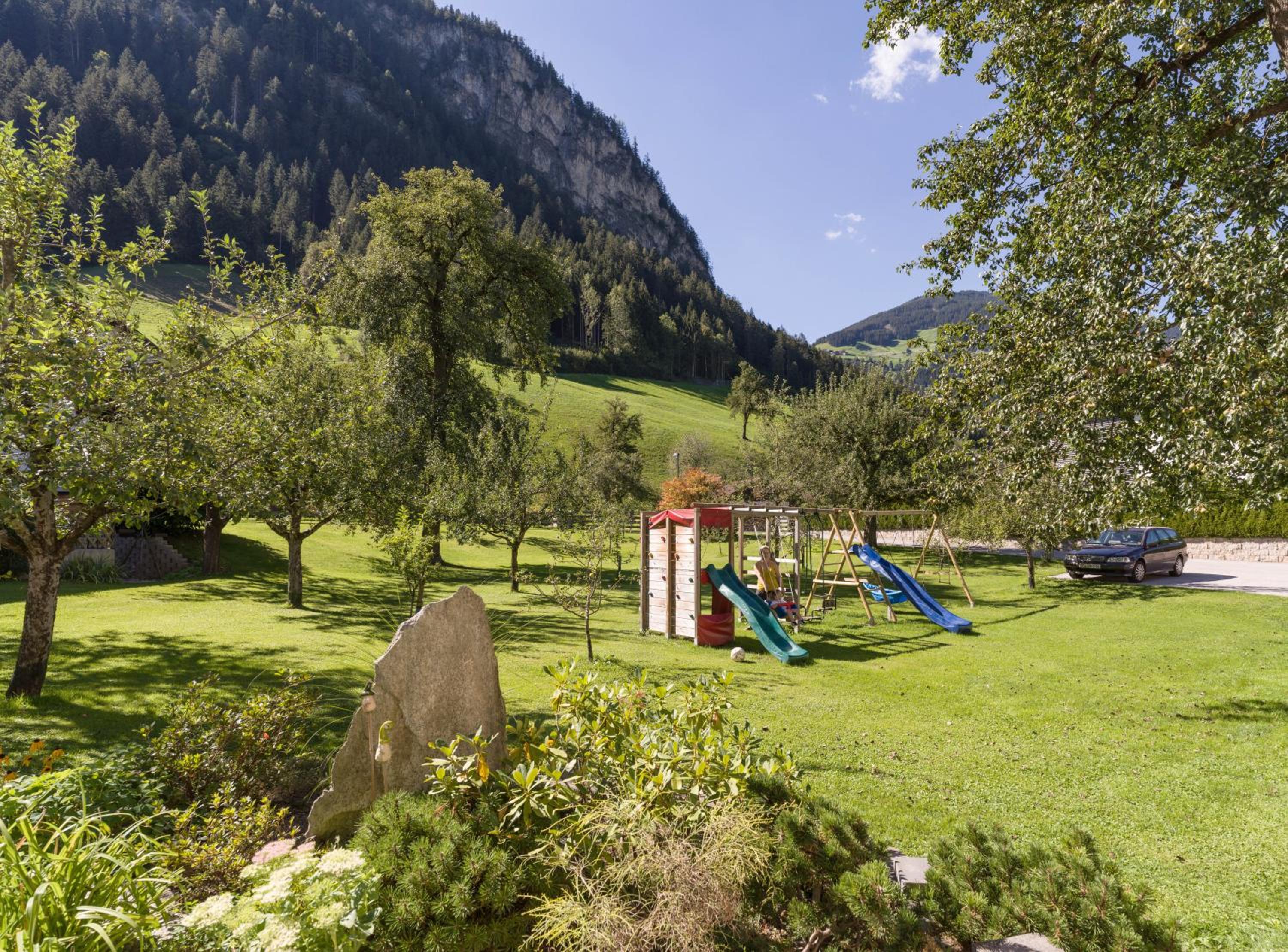 Hof Neuhaus view 3