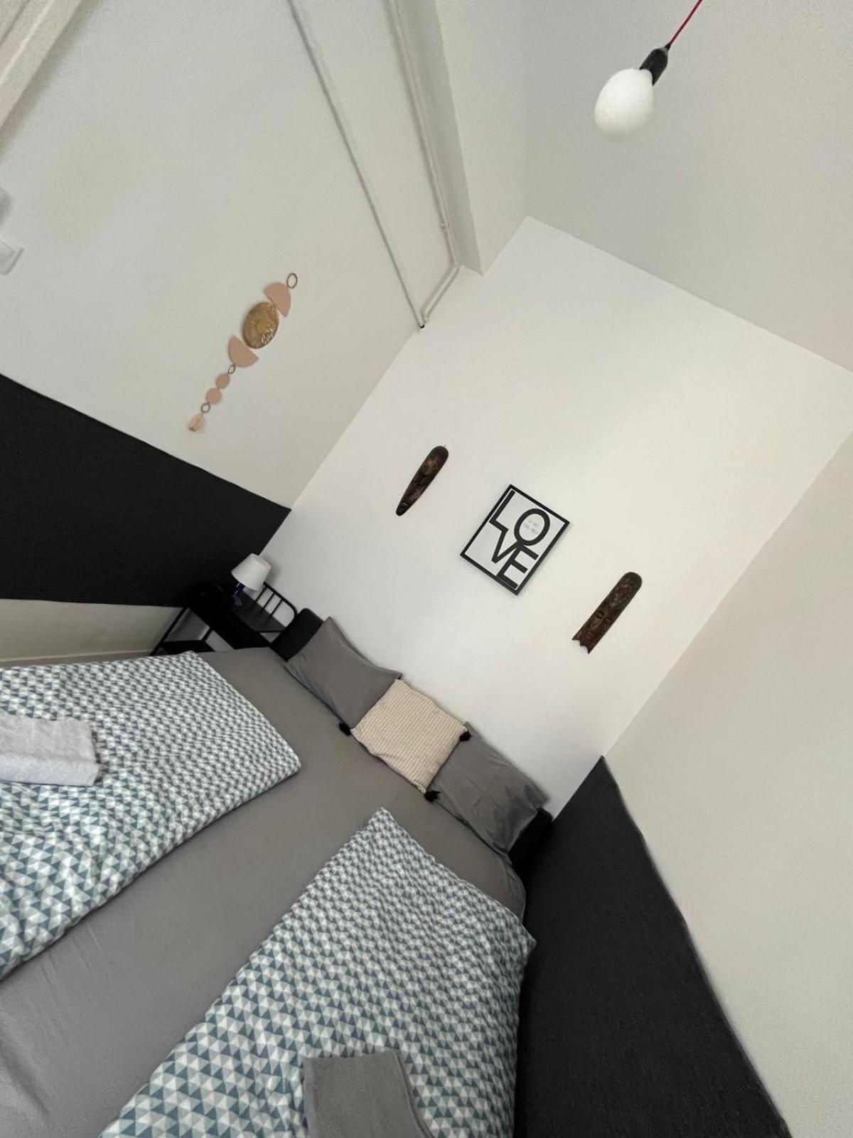 Love, Peace & Easy Living Apartment