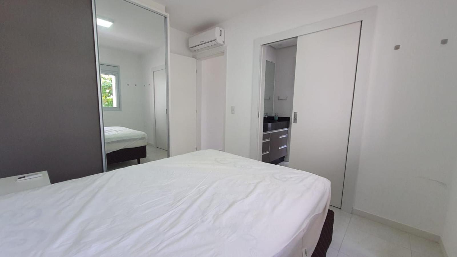 Residencial Luize 302 - Apto para 7 pessoas na Praia de Palmas a 350m do mar view 2