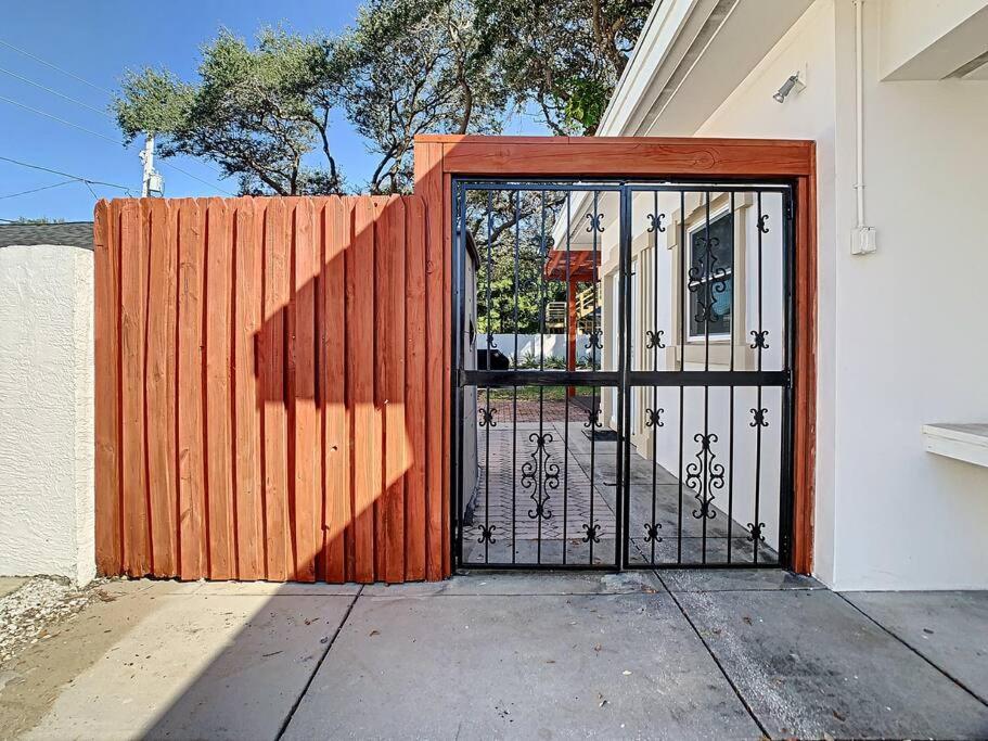 STEPS FROM THE BEACH, BEST LOCATION, 2 BDRM 2 BTH view 3