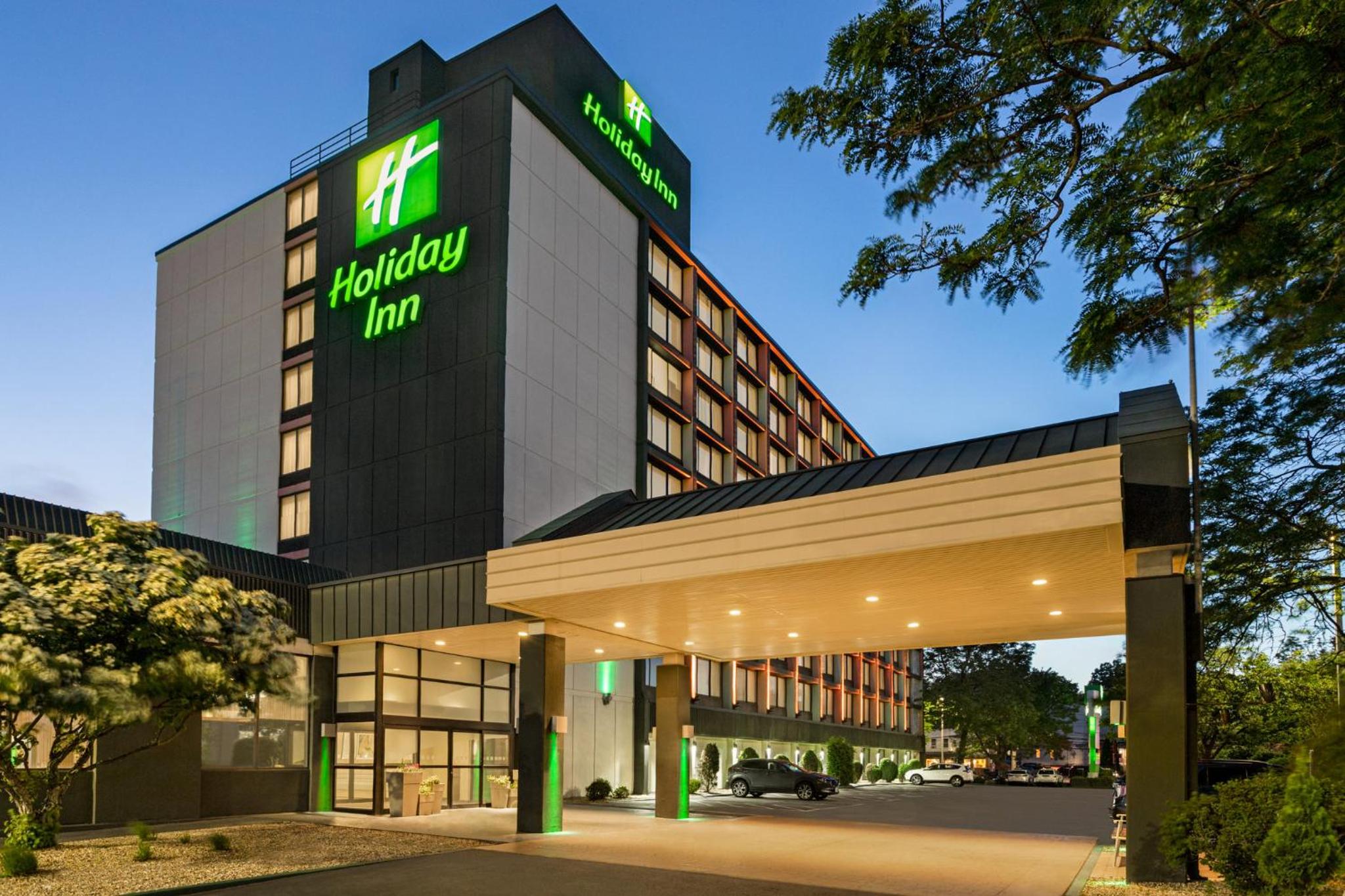 Boston Vacations - Holiday Inn Boston - Cambridge Area, an IHG Hotel - Property Image 3
