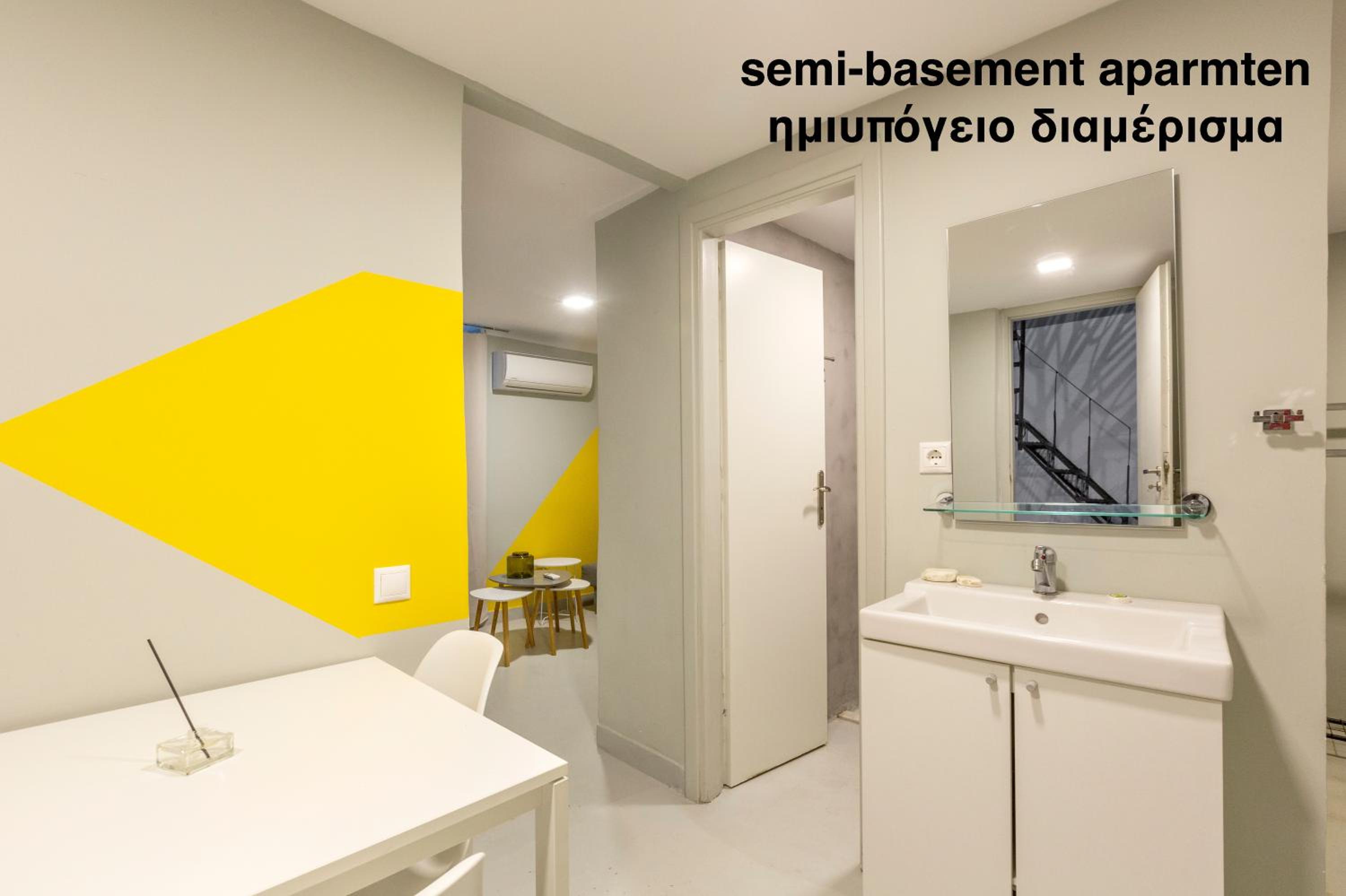 Acropolis Apartments