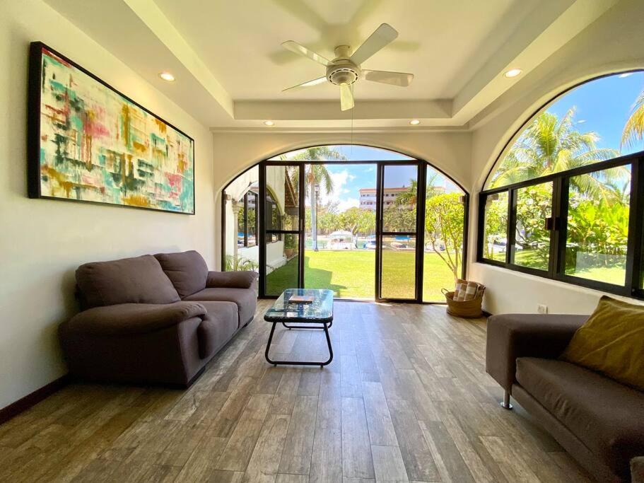 Mexican Lagoon front Villa by CASA PARAISO