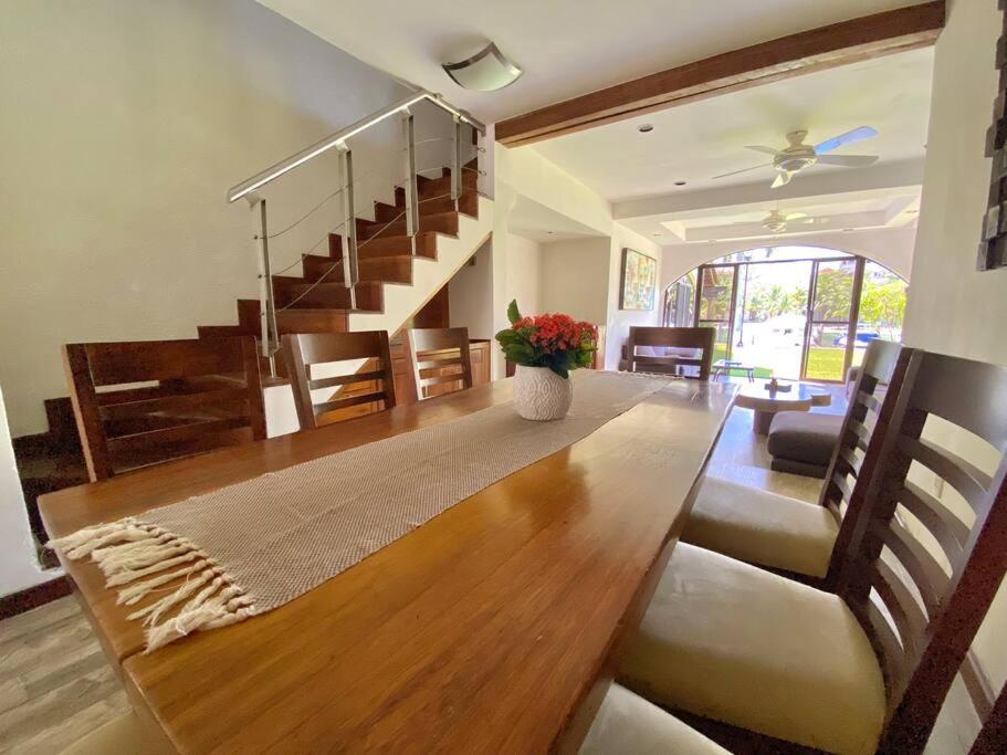 Mexican Lagoon front Villa by CASA PARAISO