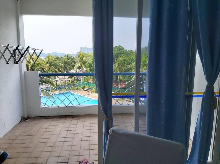 Nat's Seri Bulan beach, pool home @teluk kemang photo 7
