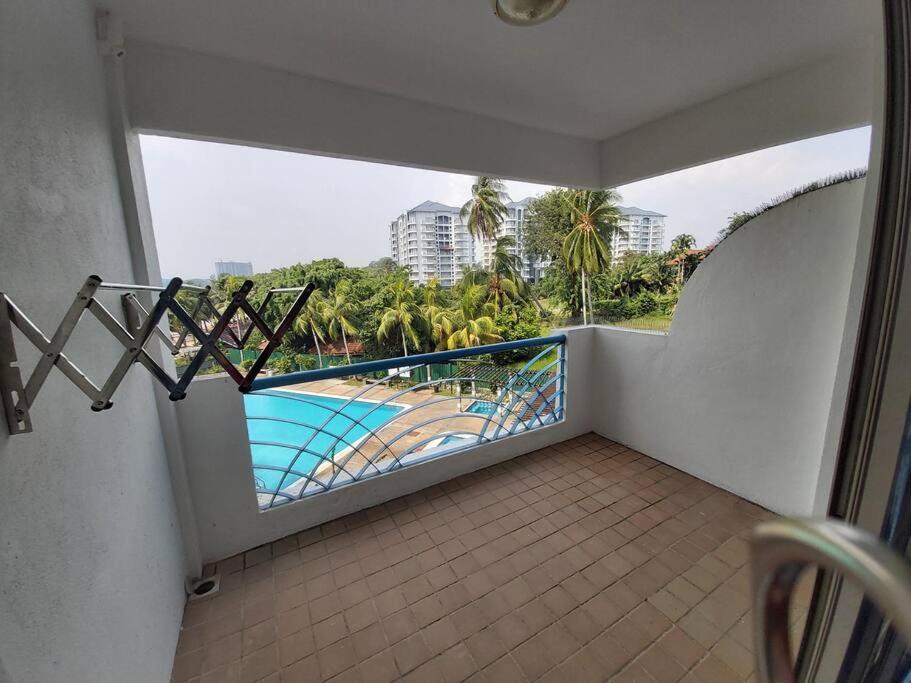 Nat's Seri Bulan beach, pool home @teluk kemang photo 6