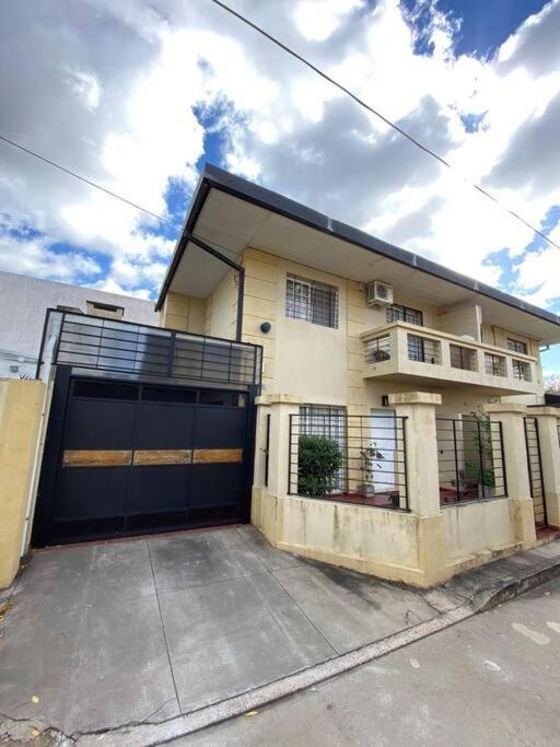 Casa con Estacionamiento en zona sur de la Ciudad