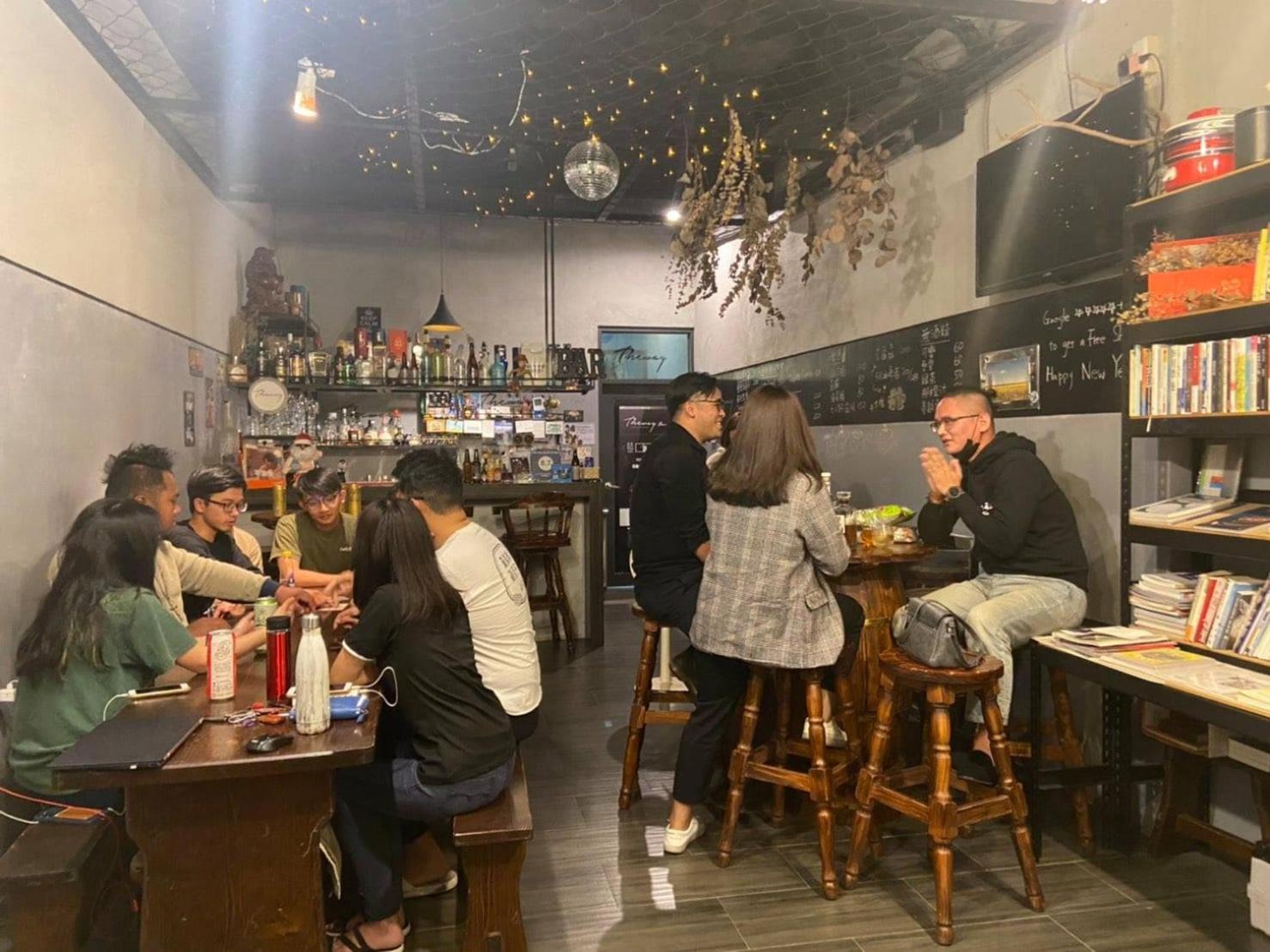 The Way Hostel & Bar view 3