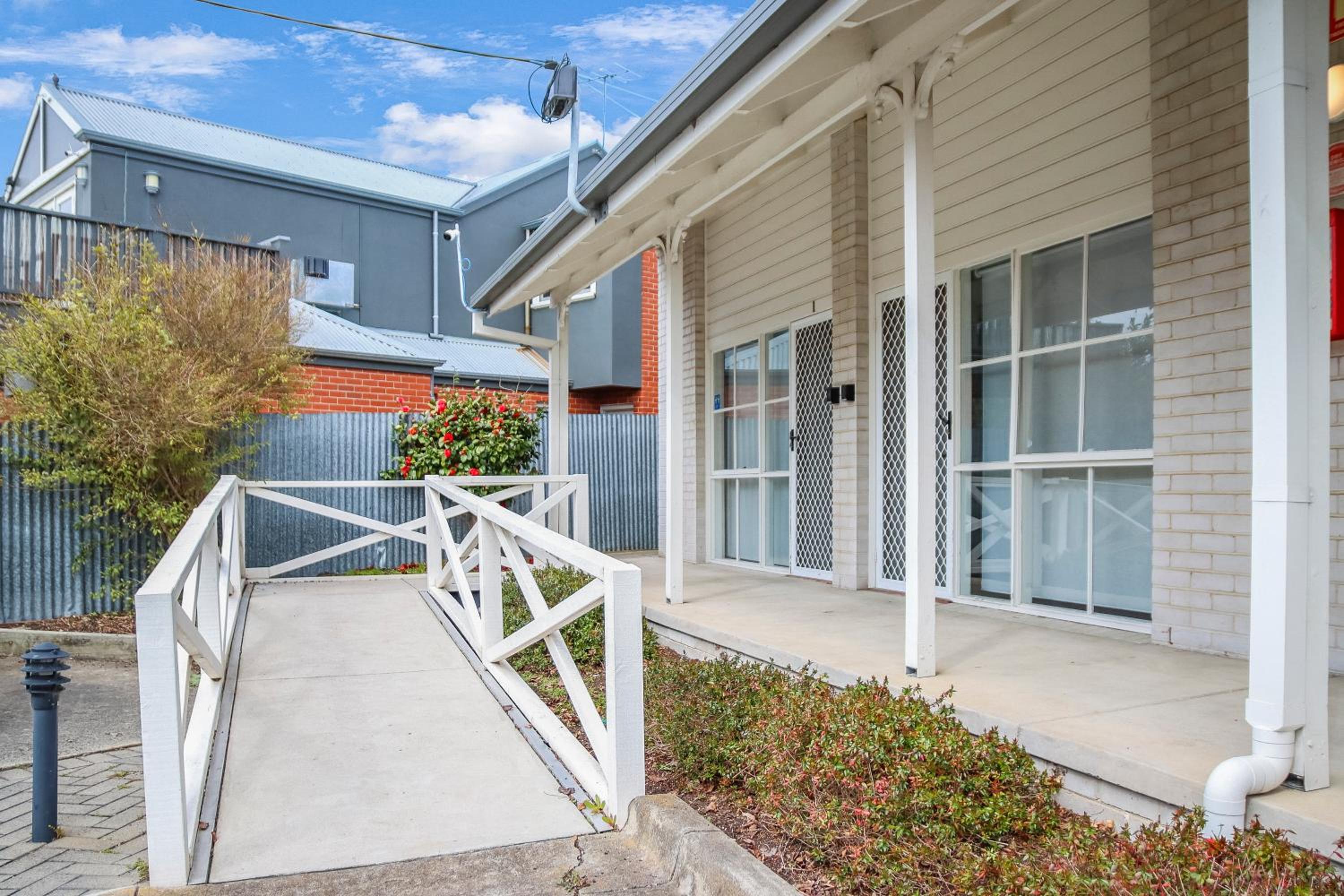 Mibnb Geelong CBD Spacious Studio Apartments