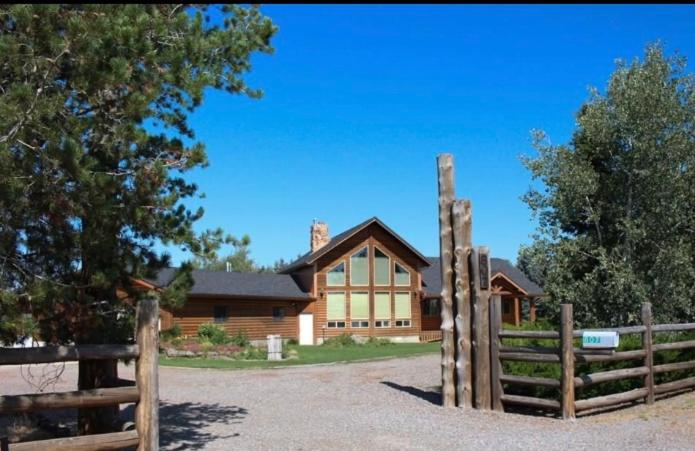 Chester Currents by KABINO Riverfront on Henrys Fork Air Conditioning Boat Launch Foosball Pool Table Huge Yard Garage WIFI