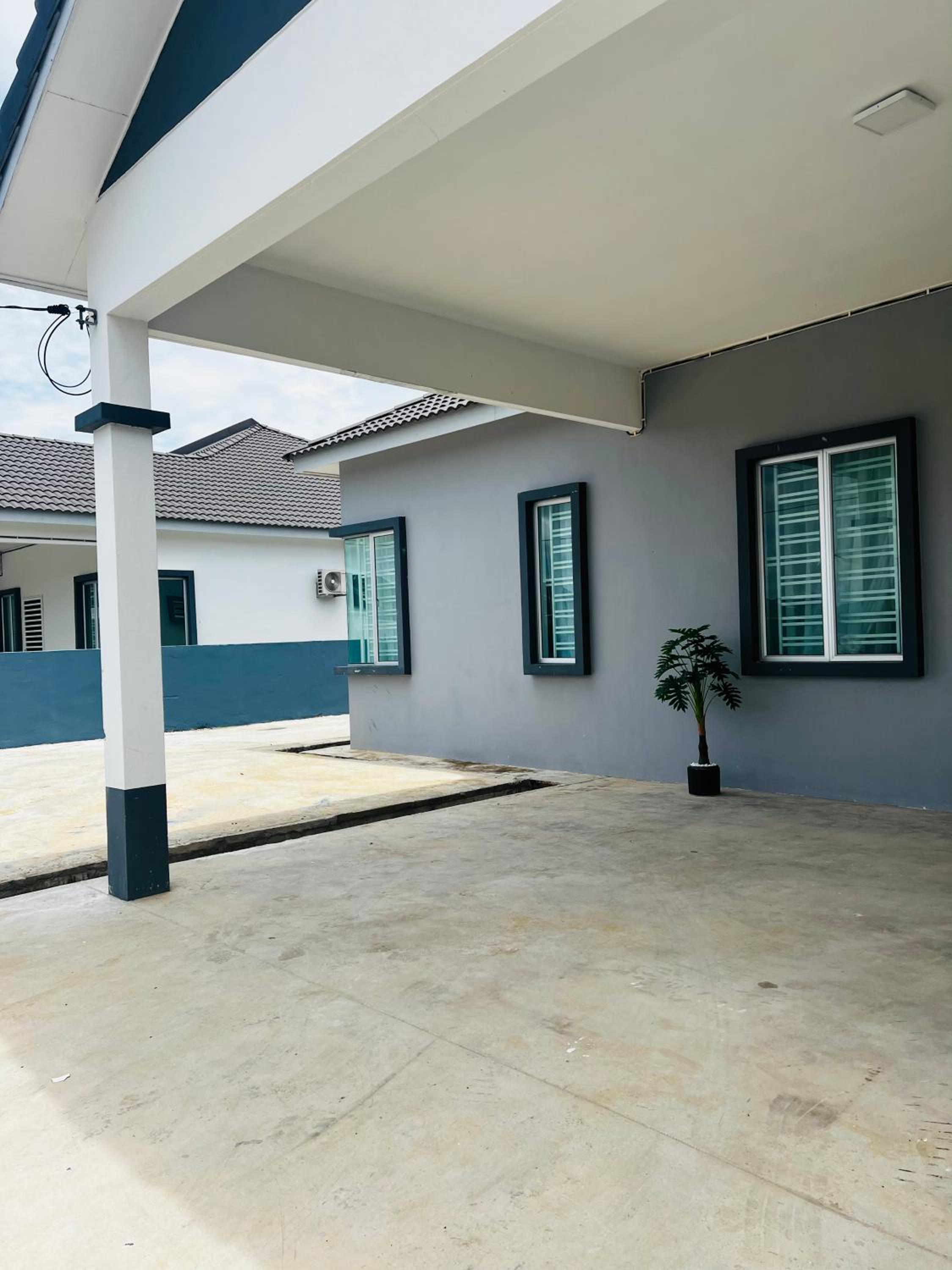 Villa Pool Kepala Batas