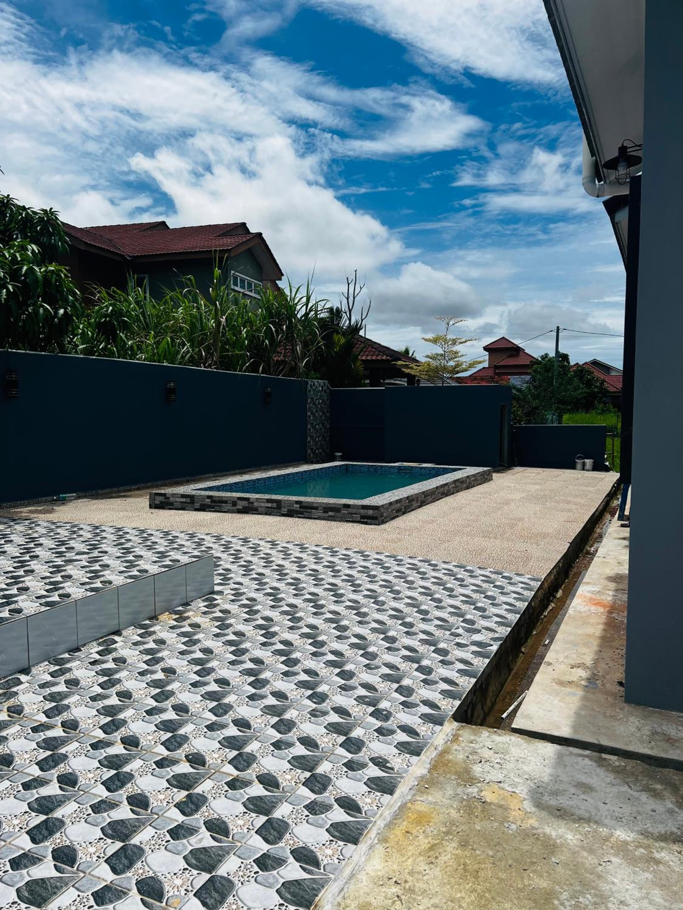 Villa Pool Kepala Batas