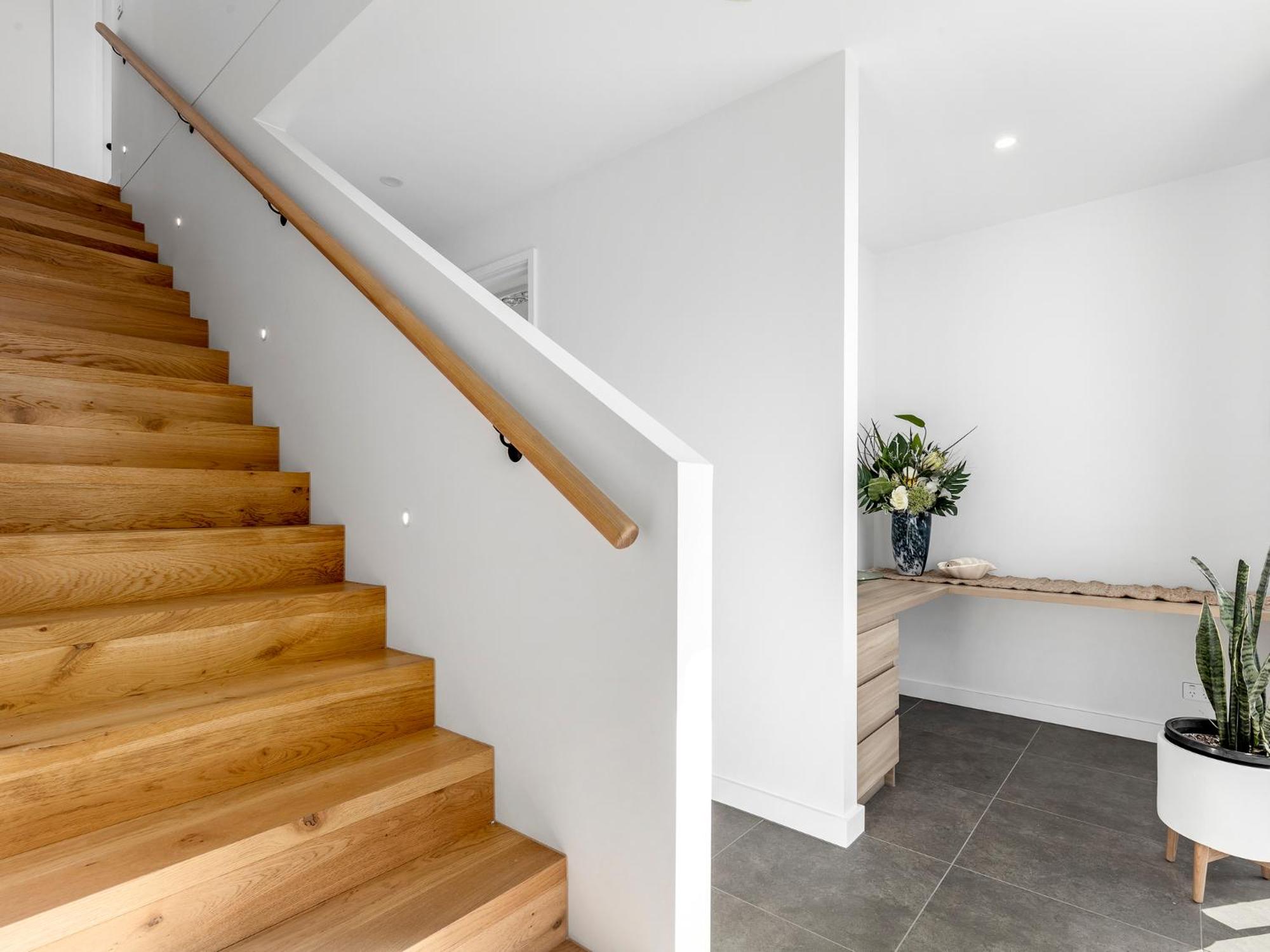 541 - 3 Bedroom Townhouse - Centrally Located- Free Parking - Free WIFI