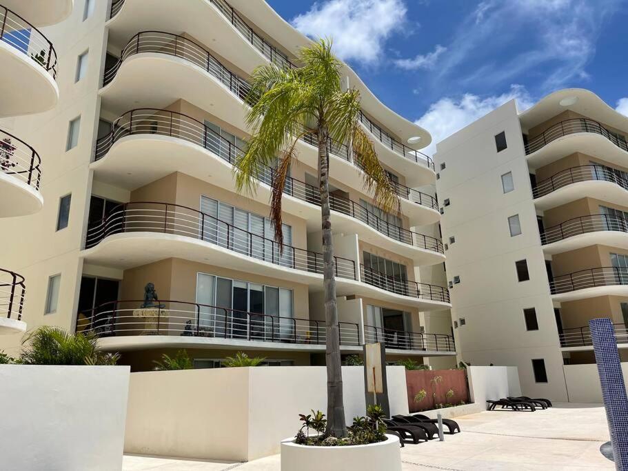 Cancun 2 Bedroom Condo, Pool, Great WiFi & TVs